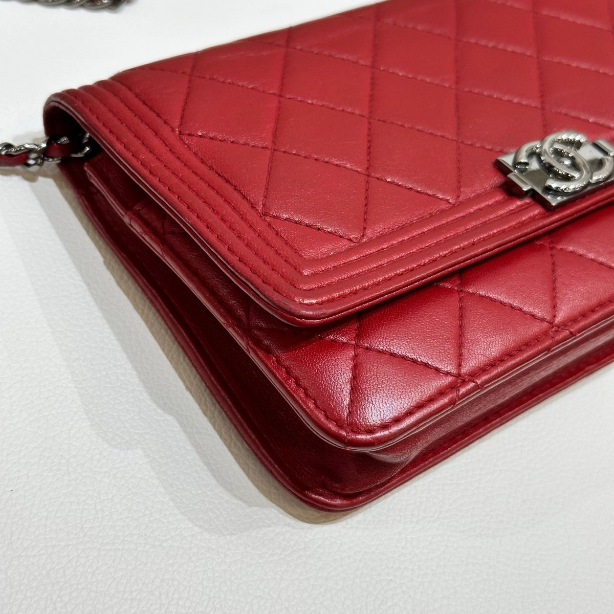 Chanel - Le Boy Wallet on Chain - Leather - Red - (small)