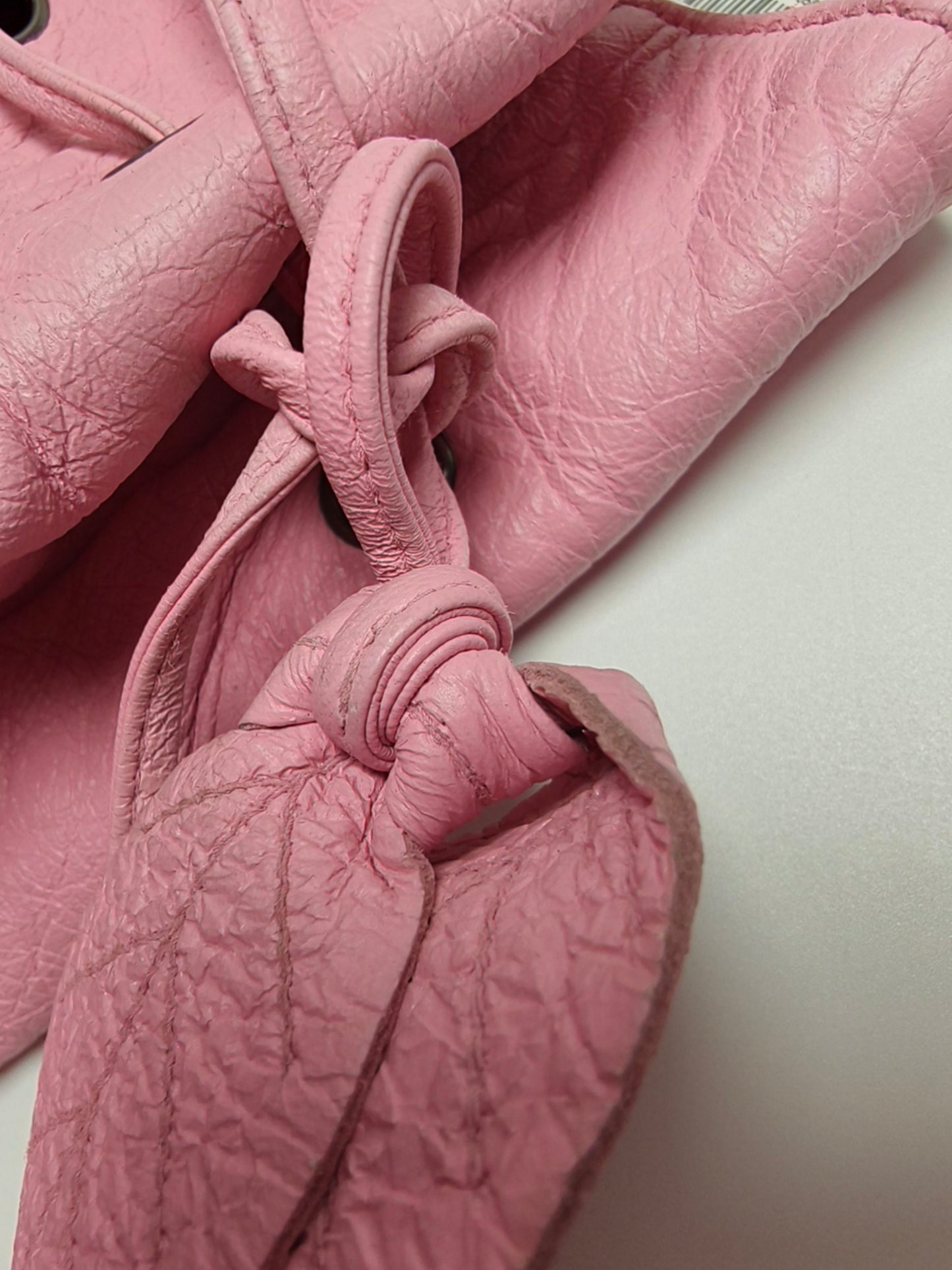 Chanel - Leaf Drawstring Bag - Calfskin - Pink - (medium)