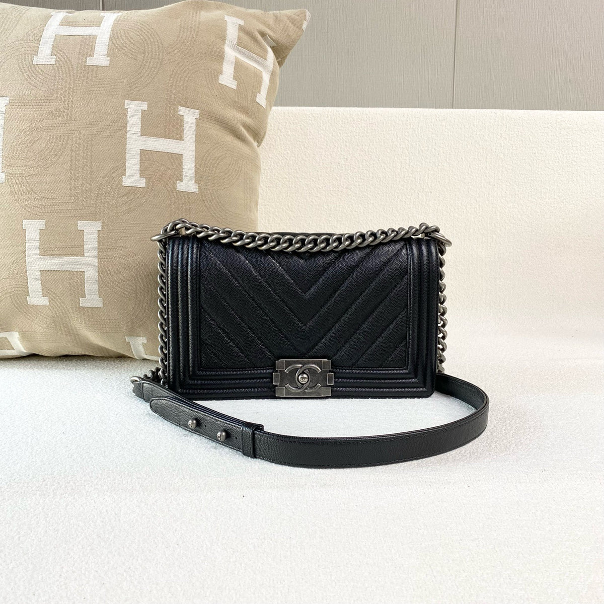 Chanel - Leboy - Leather - Black - (medium)