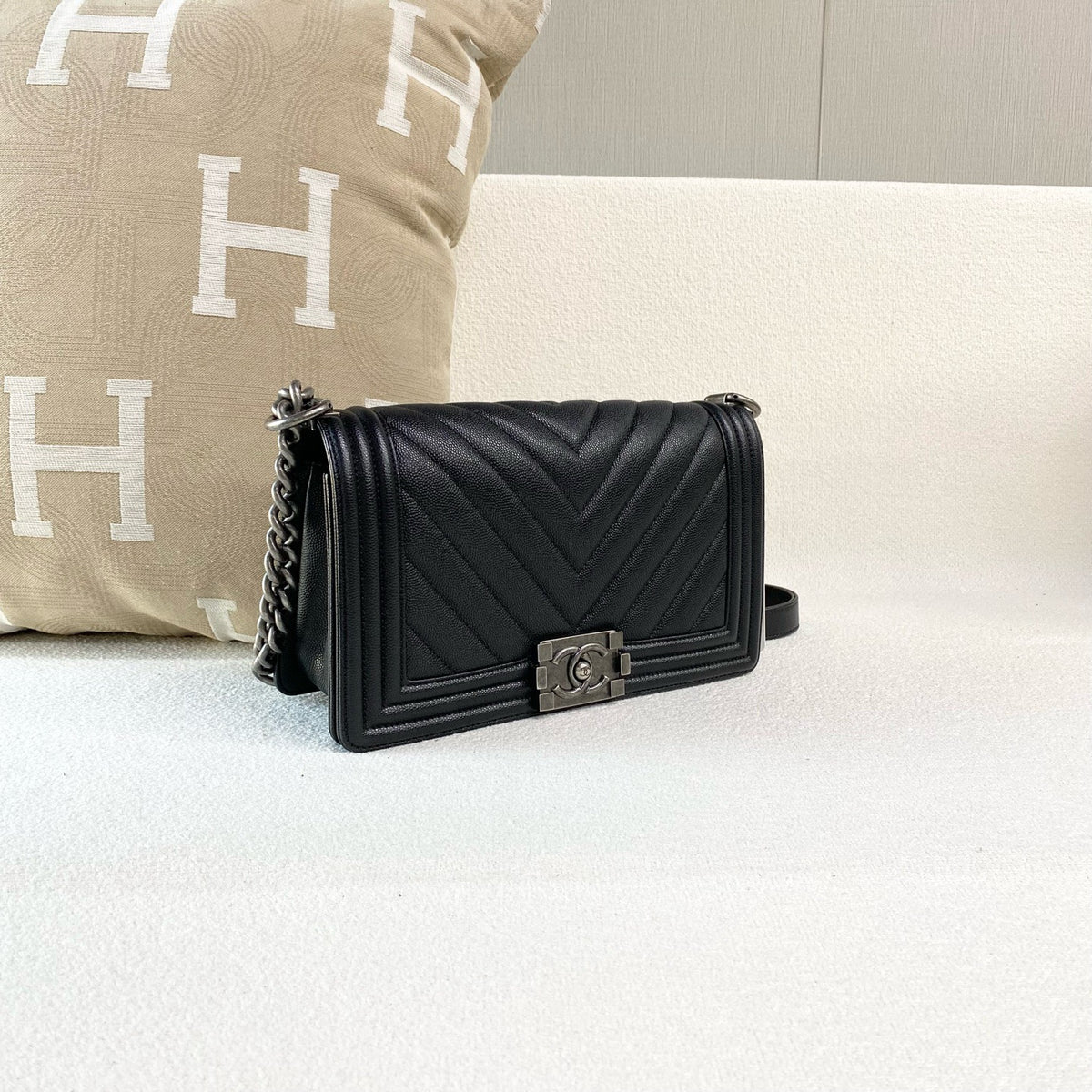 Chanel - Leboy - Leather - Black - (medium)