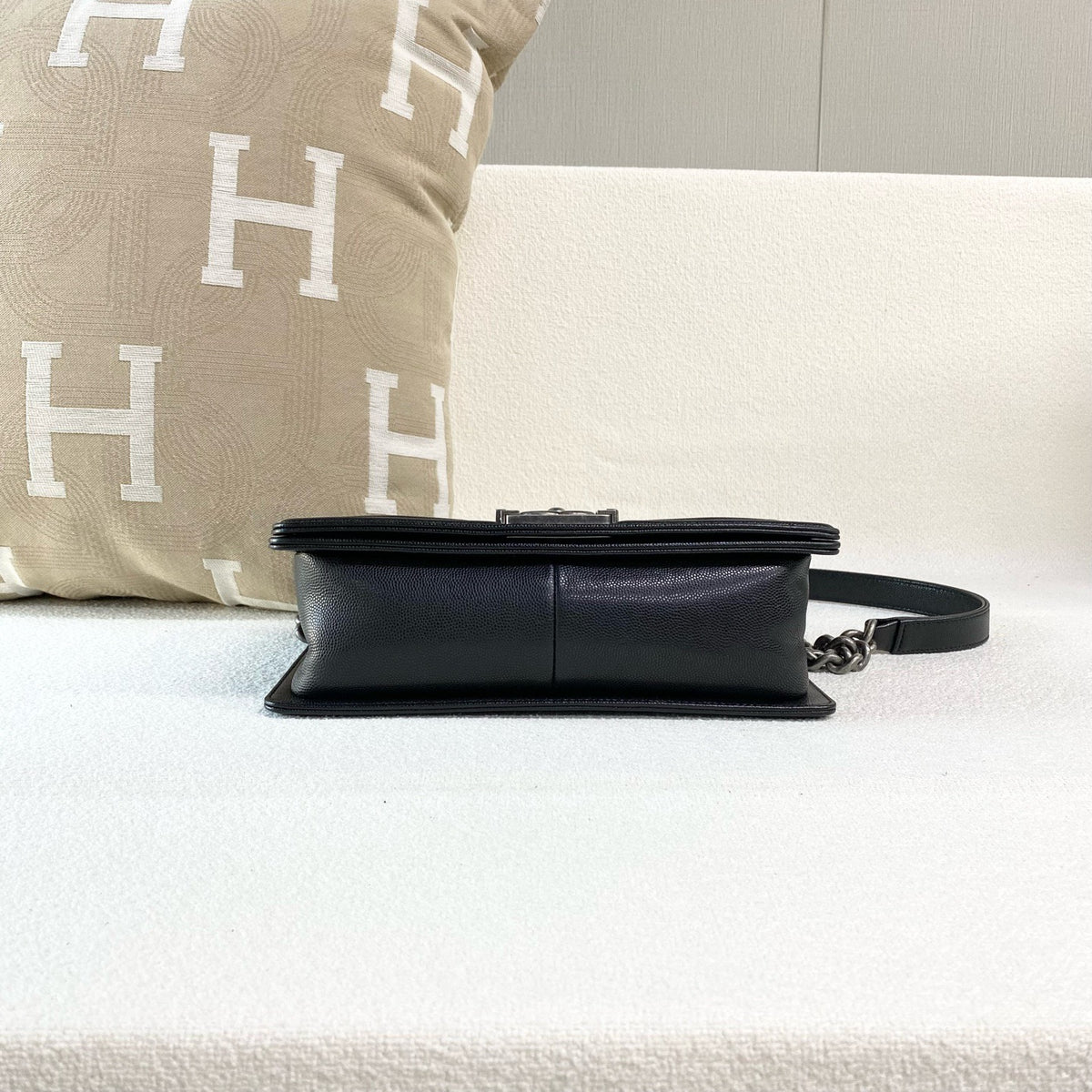 Chanel - Leboy - Leather - Black - (medium)