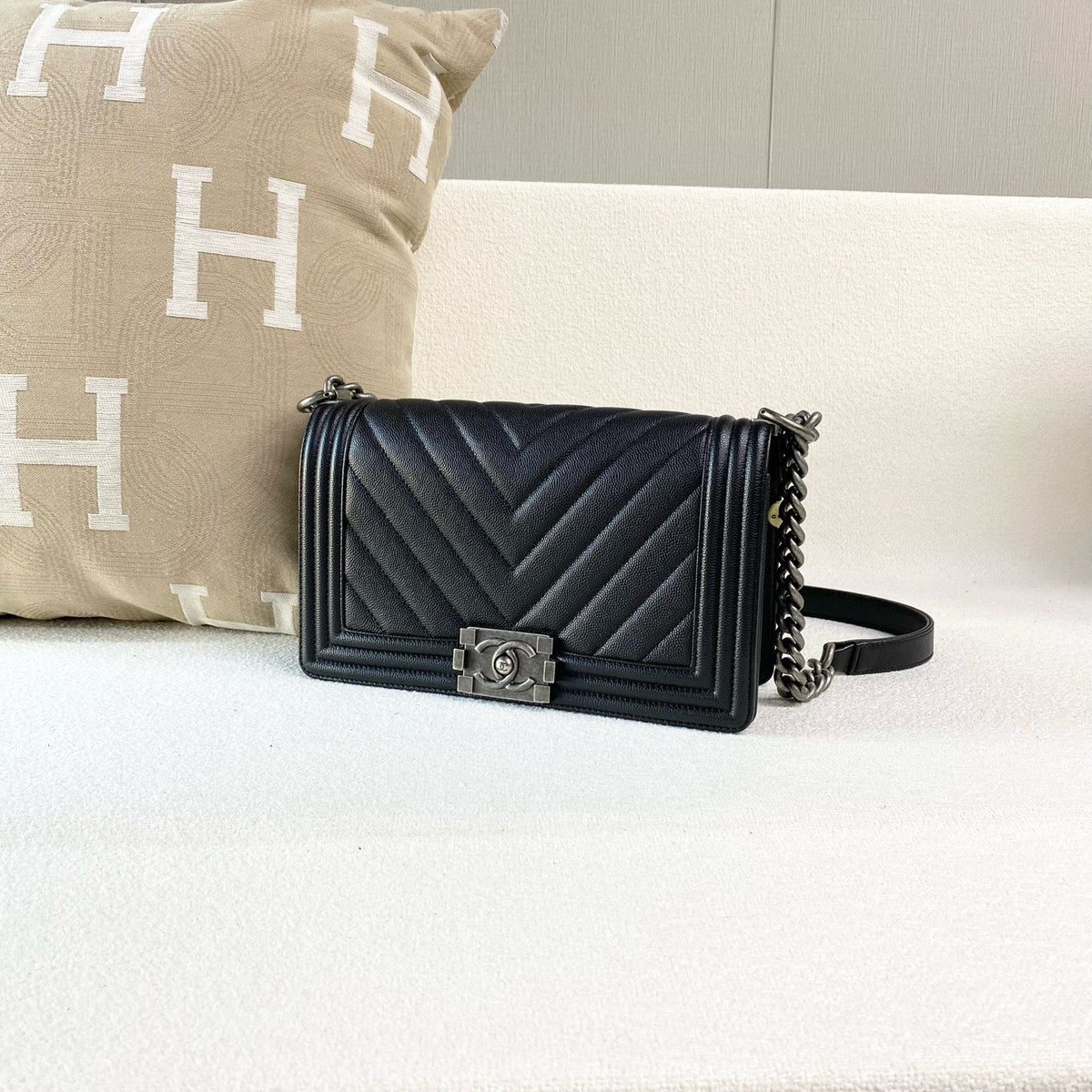 Chanel - Leboy - Leather - Black - (medium)