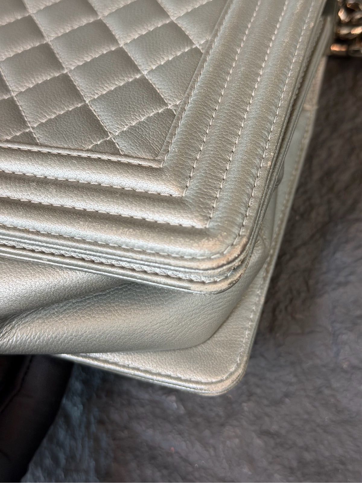 Chanel - Leboy - Leather - Silver - (medium)