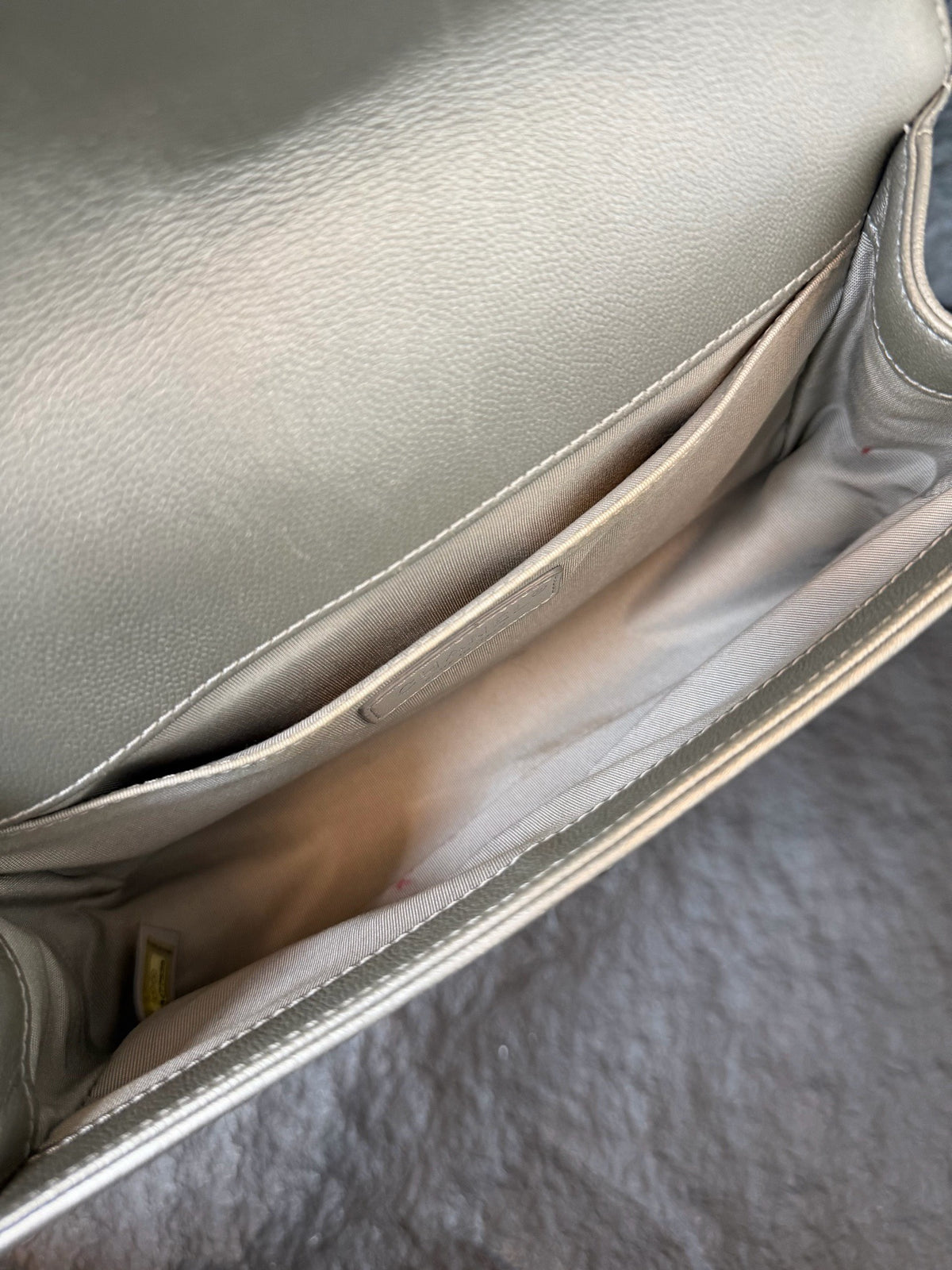 Chanel - Leboy - Leather - Silver - (medium)