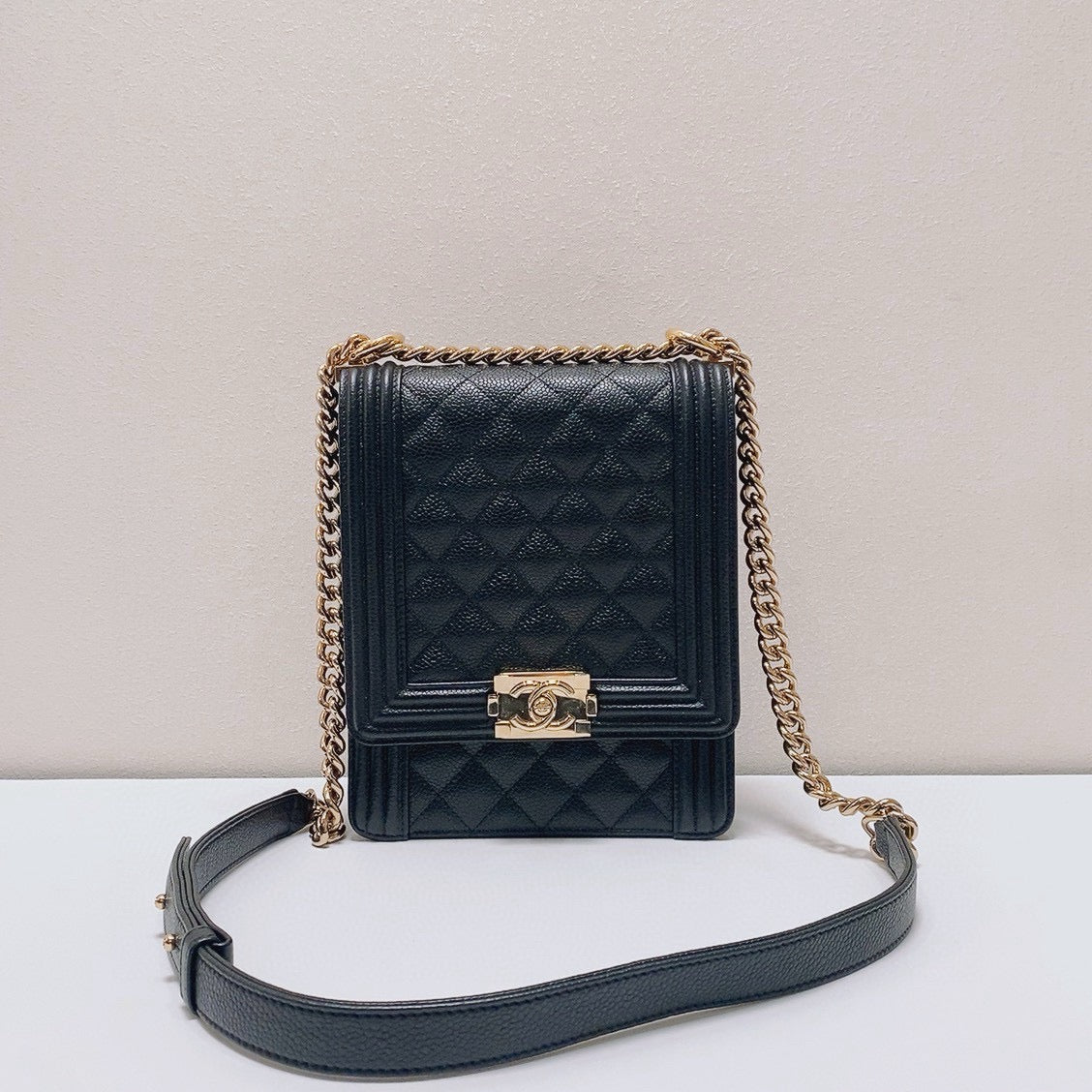 Chanel - Leboy Small Vertical - Caviar leather - Black with Gold-Tone Hardware - (small)