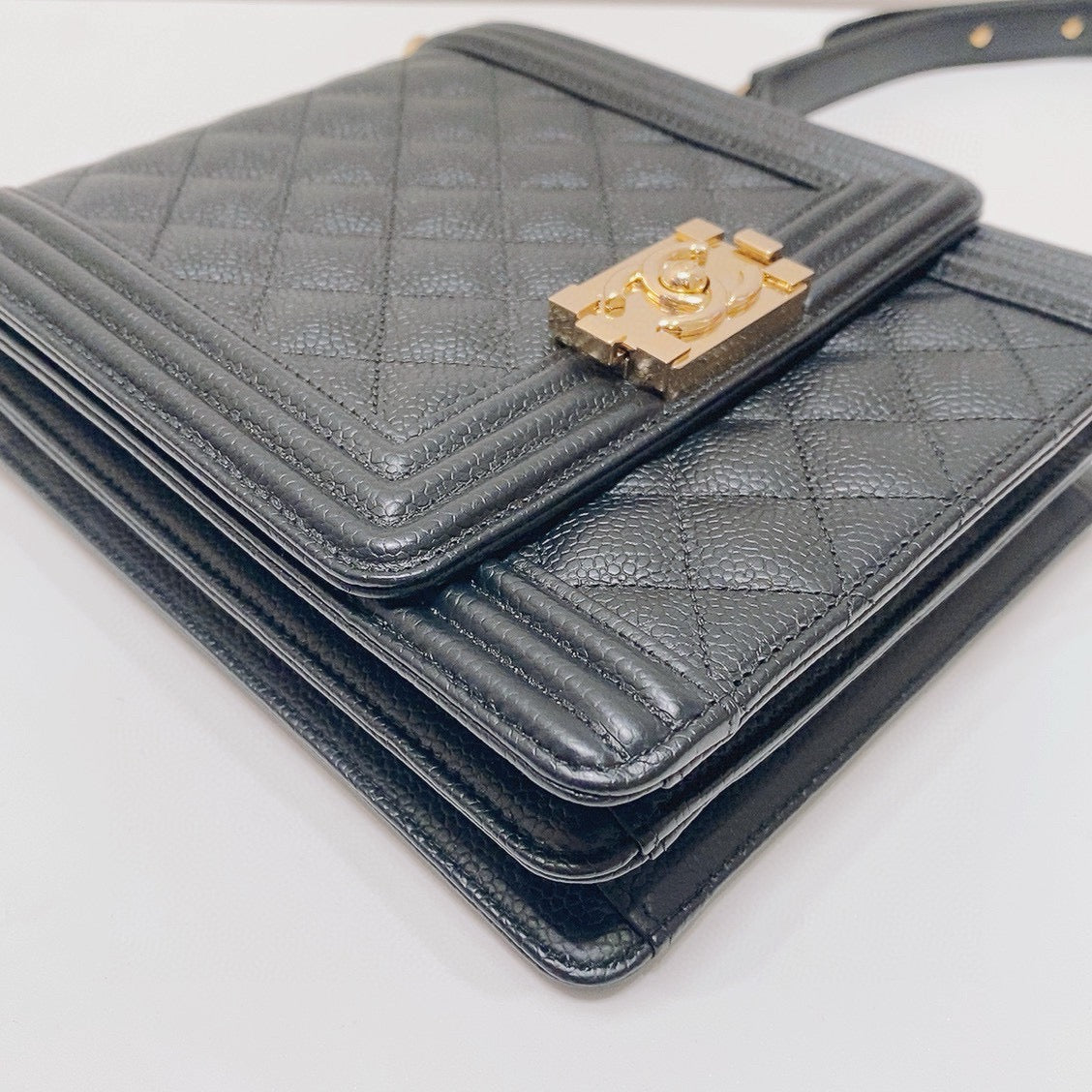 Chanel - Leboy Small Vertical - Caviar leather - Black with Gold-Tone Hardware - (small)