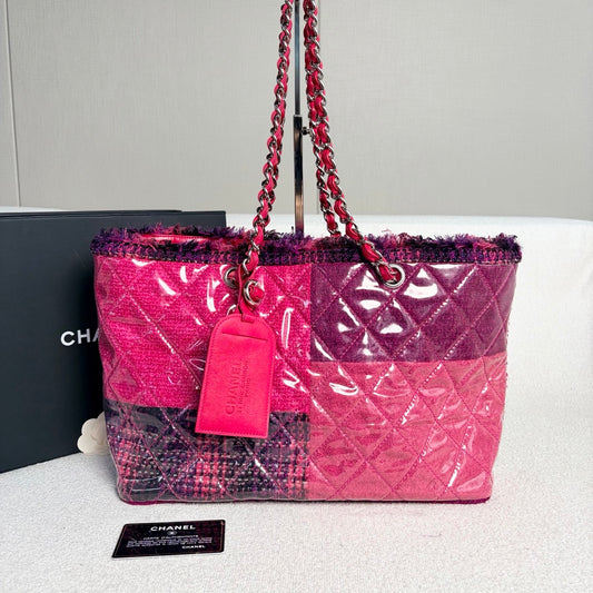 Chanel - Limited Edition Patchwork Tote Bag - Tweed and PVC - Multicolour (Pink and Purple) - (Medium)