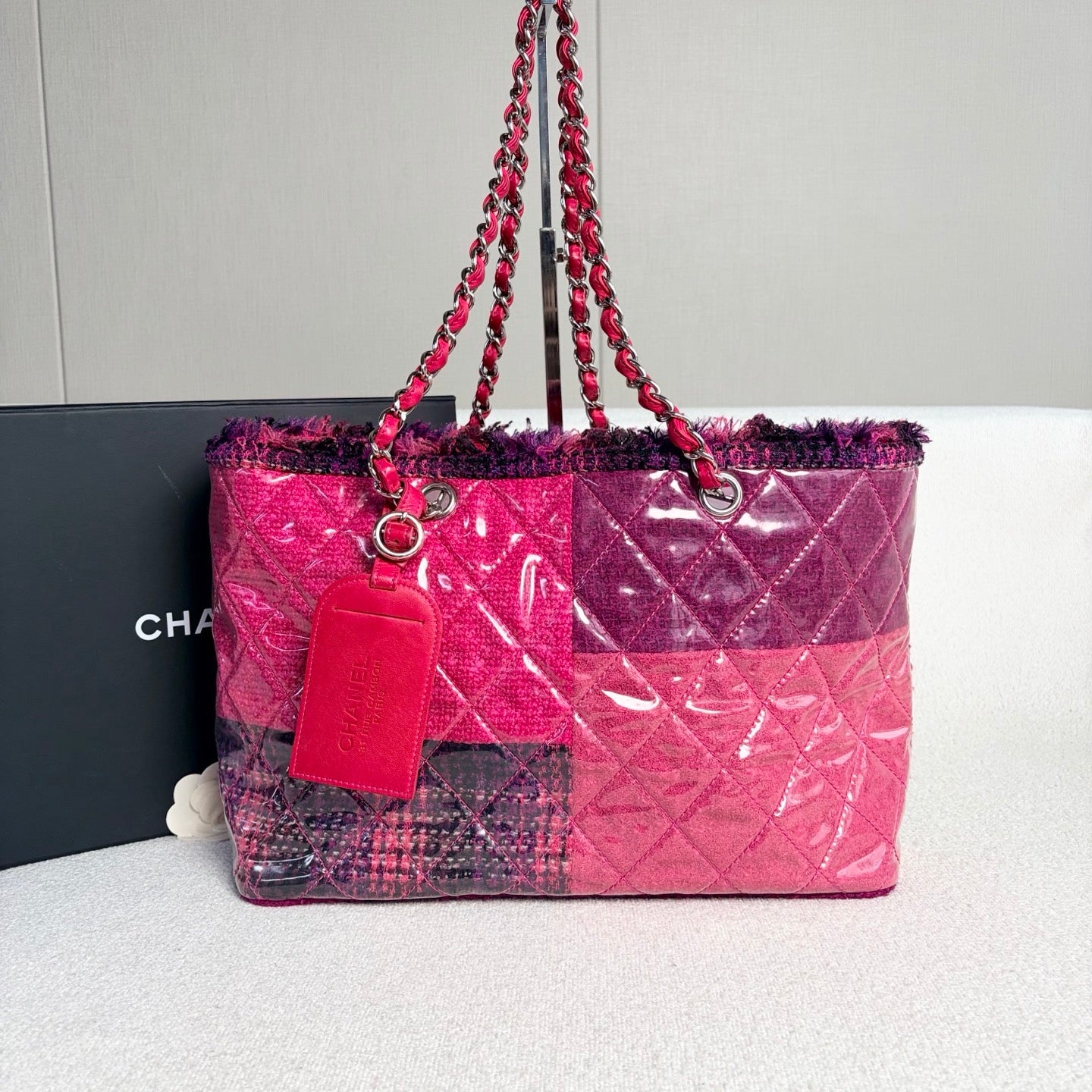 Chanel - Limited Edition Patchwork Tote Bag - Tweed and PVC - Multicolour (Pink and Purple) - (Medium)