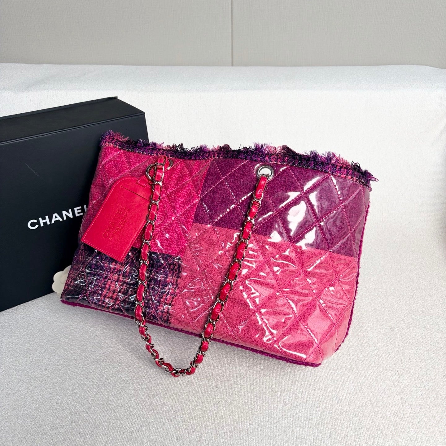 Chanel - Limited Edition Patchwork Tote Bag - Tweed and PVC - Multicolour (Pink and Purple) - (Medium)