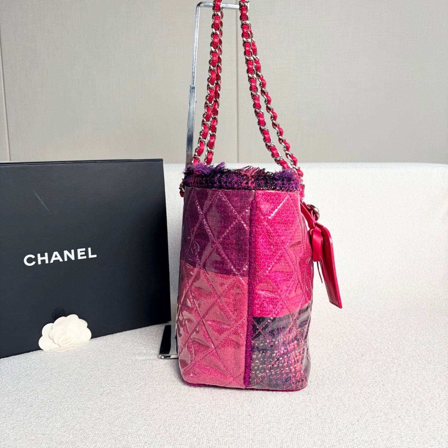 Chanel - Limited Edition Patchwork Tote Bag - Tweed and PVC - Multicolour (Pink and Purple) - (Medium)