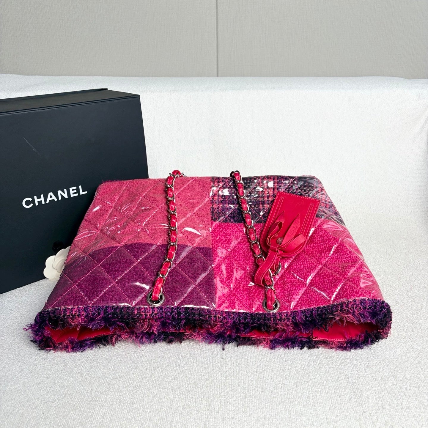 Chanel - Limited Edition Patchwork Tote Bag - Tweed and PVC - Multicolour (Pink and Purple) - (Medium)