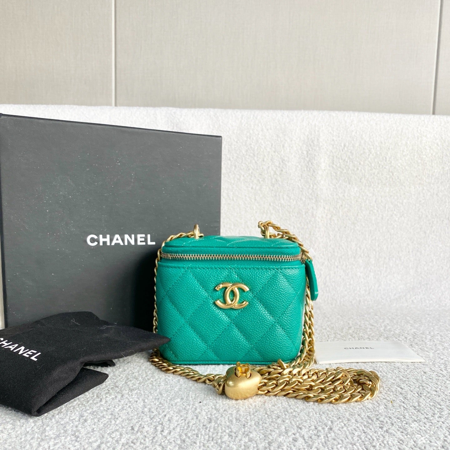 Chanel - Love Heart Mini Vanity Case - Grained leather - Green - (mini)