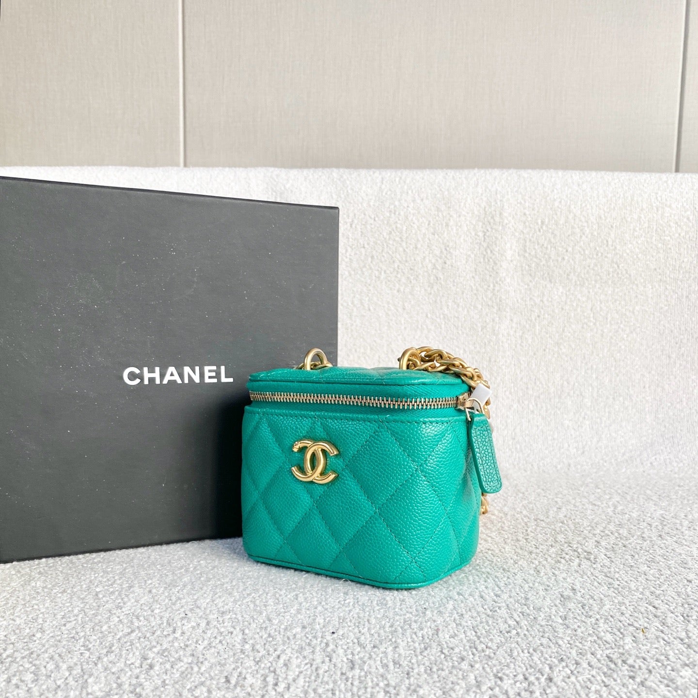 Chanel - Love Heart Mini Vanity Case - Grained leather - Green - (mini)