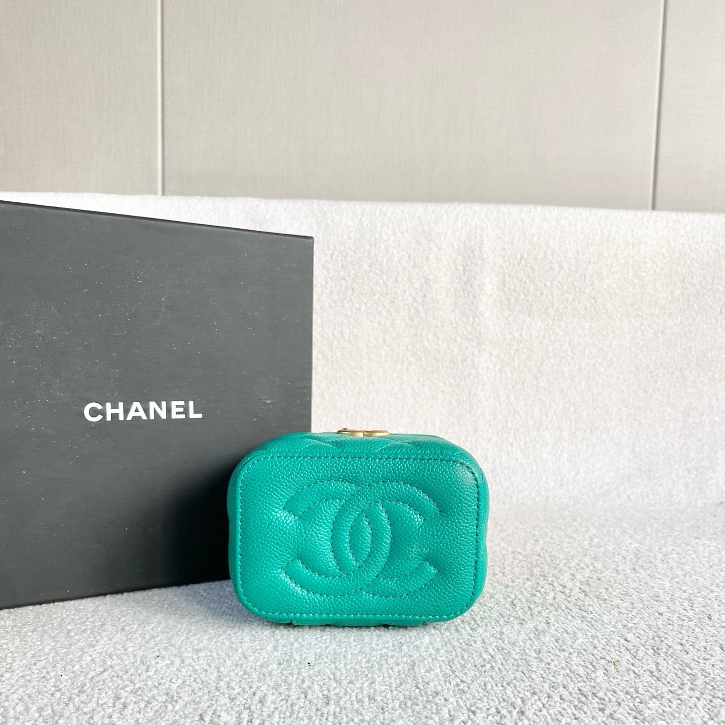 Chanel - Love Heart Mini Vanity Case - Grained leather - Green - (mini)