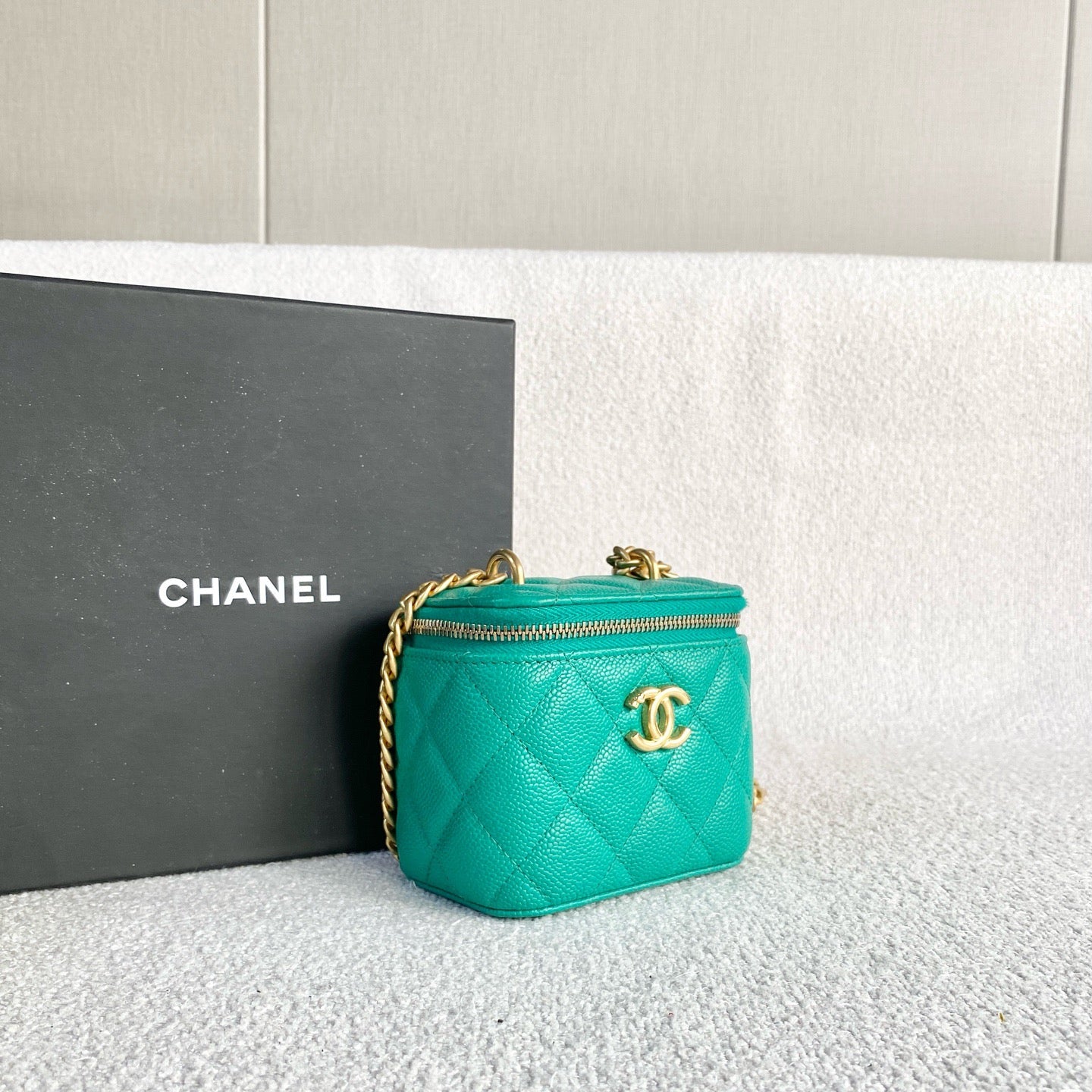 Chanel - Love Heart Mini Vanity Case - Grained leather - Green - (mini)