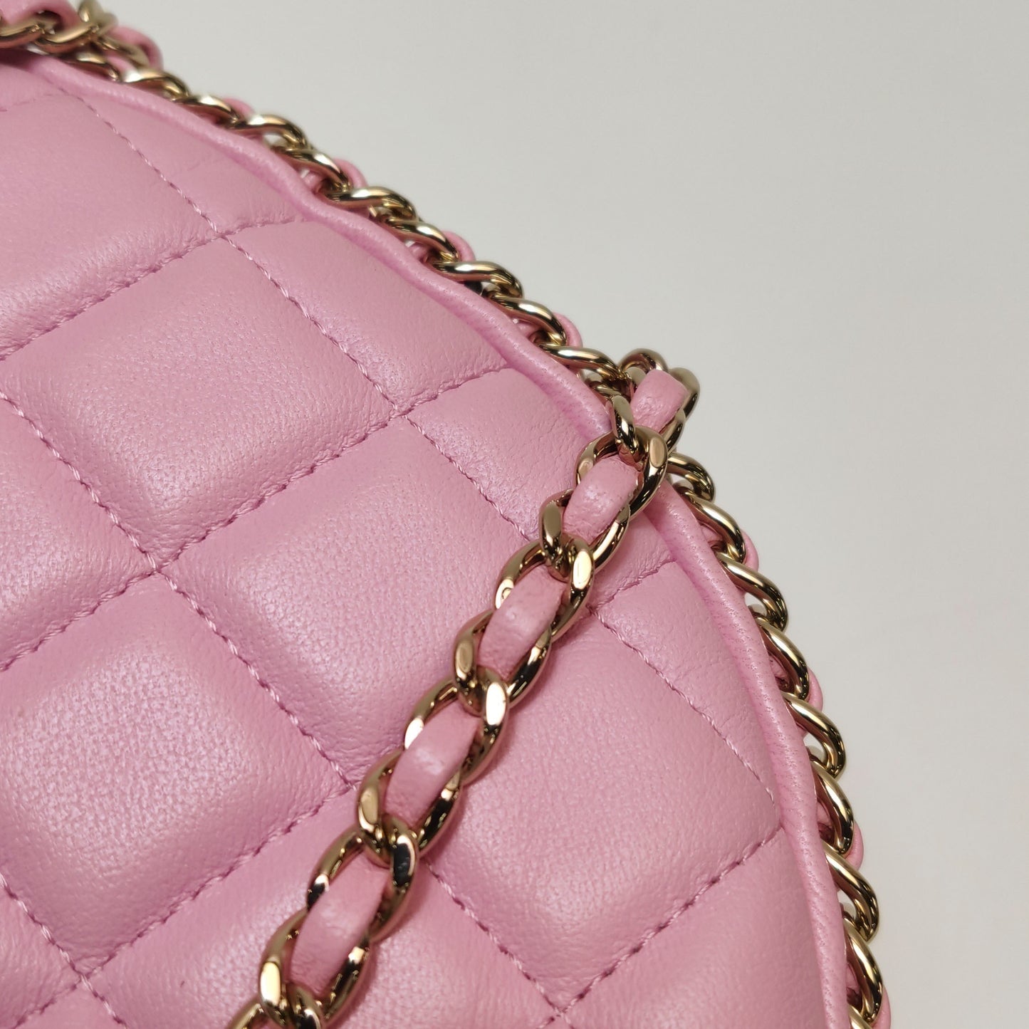 Chanel - Luna Hobo - Leather - Pink - (Small)