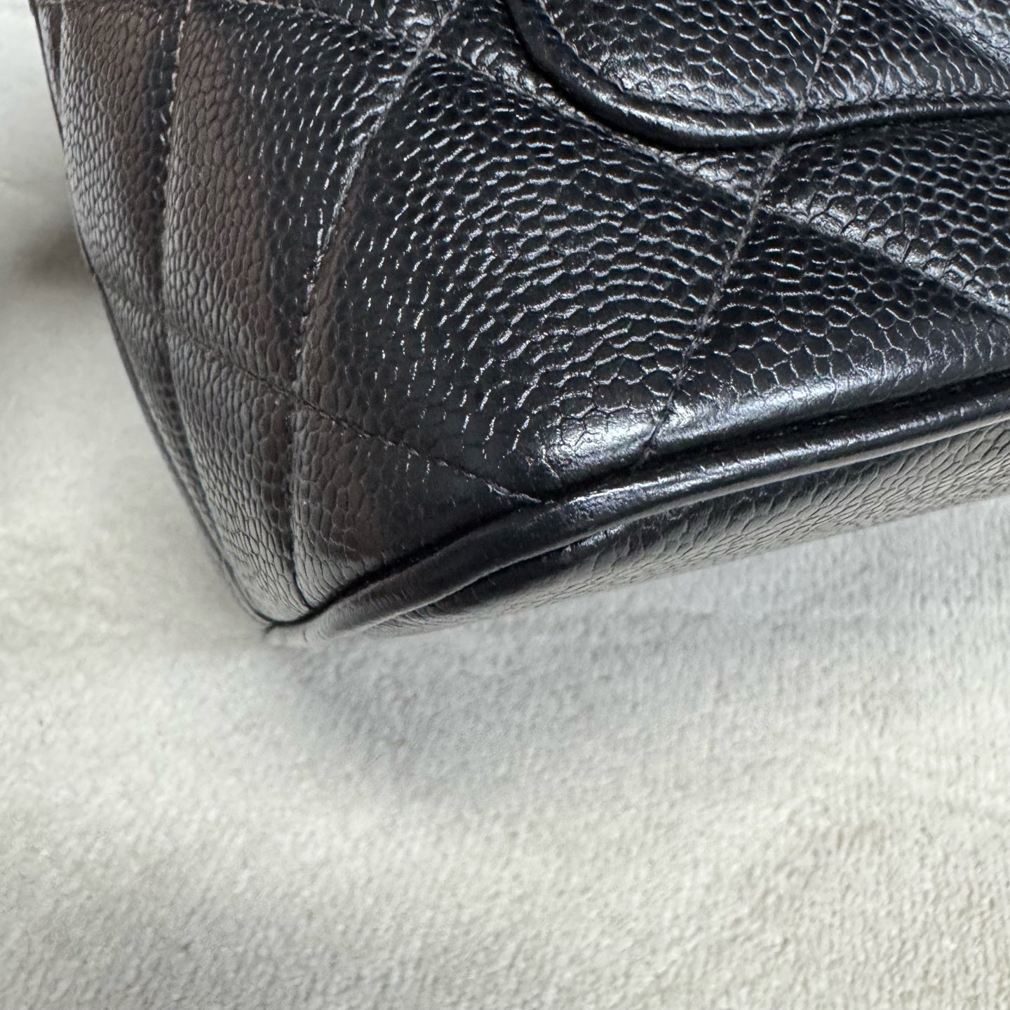 Chanel - Medallion Tote - Leather - Black - (Medium)