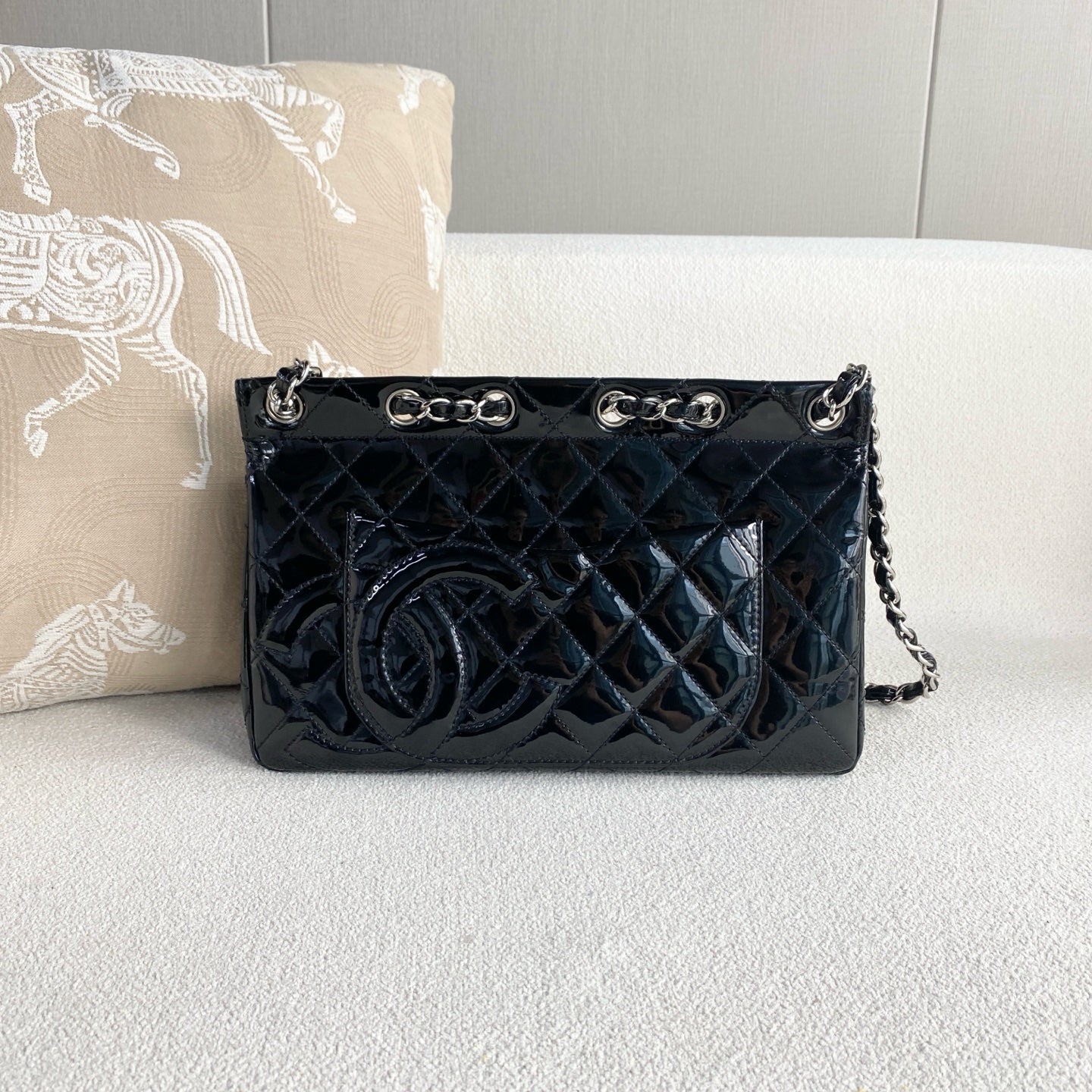 Chanel - Milk Box Flap Bag - Patent leather - Black with Silver-Tone Hardware - (medium)