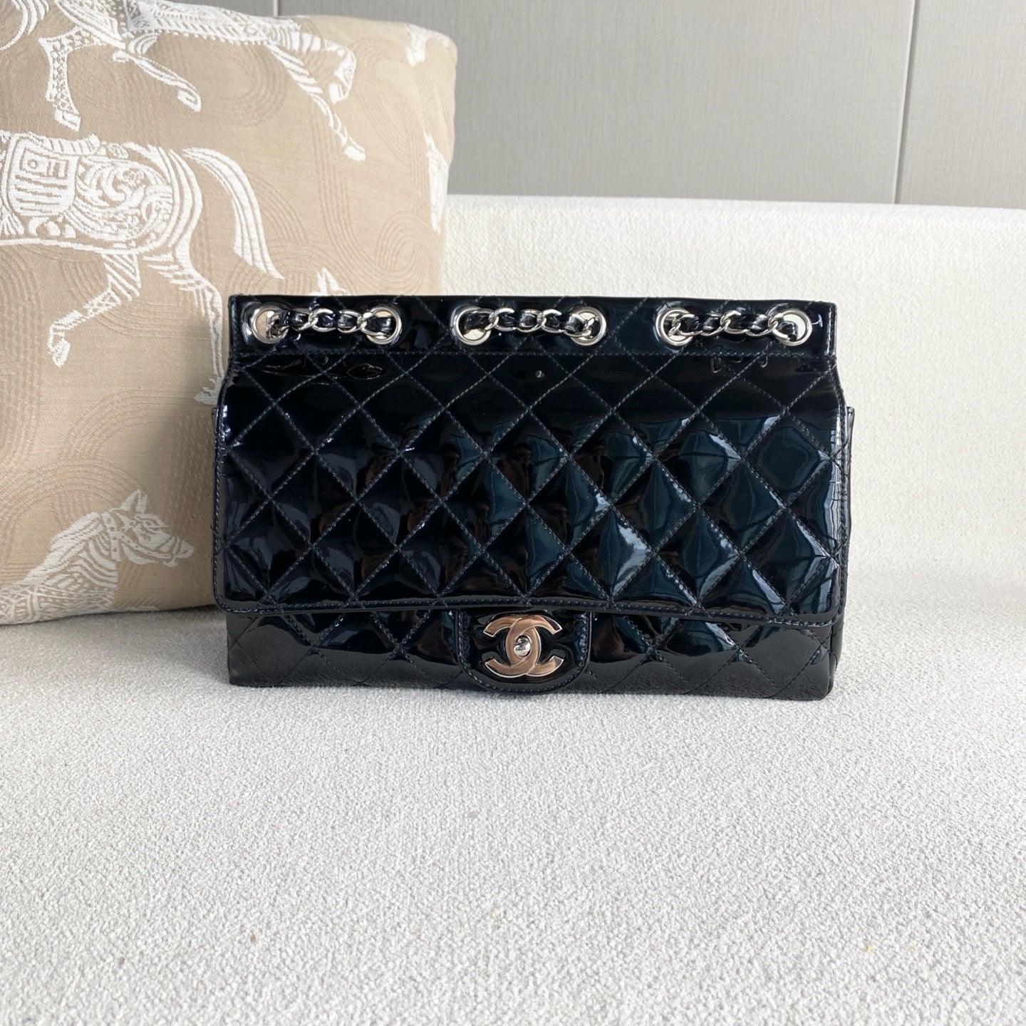 Chanel - Milk Box Flap Bag - Patent leather - Black with Silver-Tone Hardware - (medium)