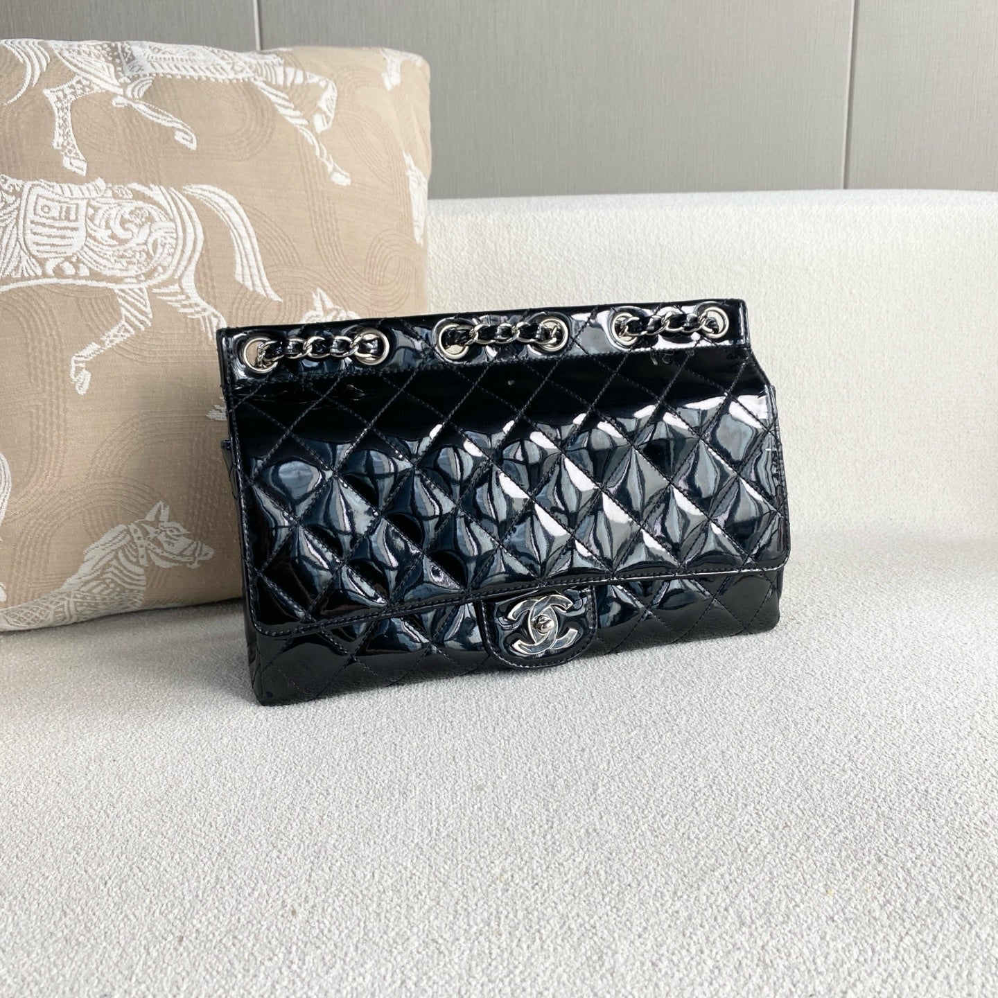 Chanel - Milk Box Flap Bag - Patent leather - Black with Silver-Tone Hardware - (medium)