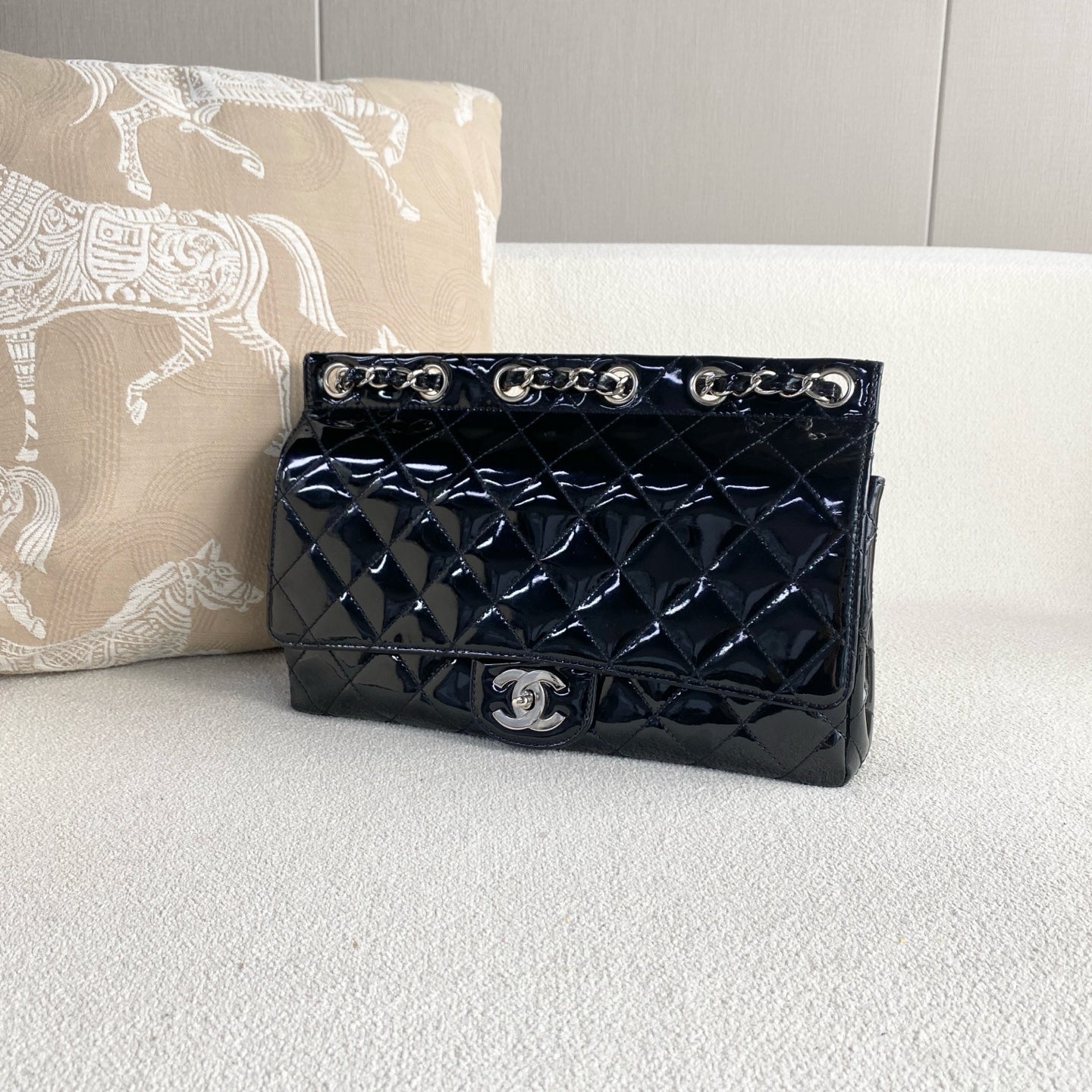 Chanel - Milk Box Flap Bag - Patent leather - Black with Silver-Tone Hardware - (medium)