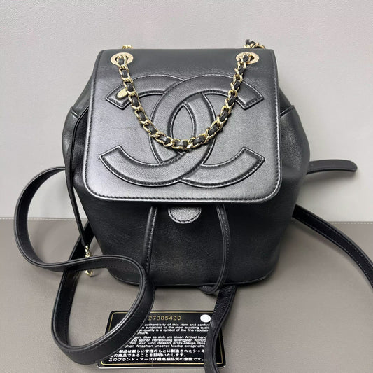 Chanel - Mini Drawstring Backpack - Lambskin leather - Black with Gold-Tone Hardware - (mini)