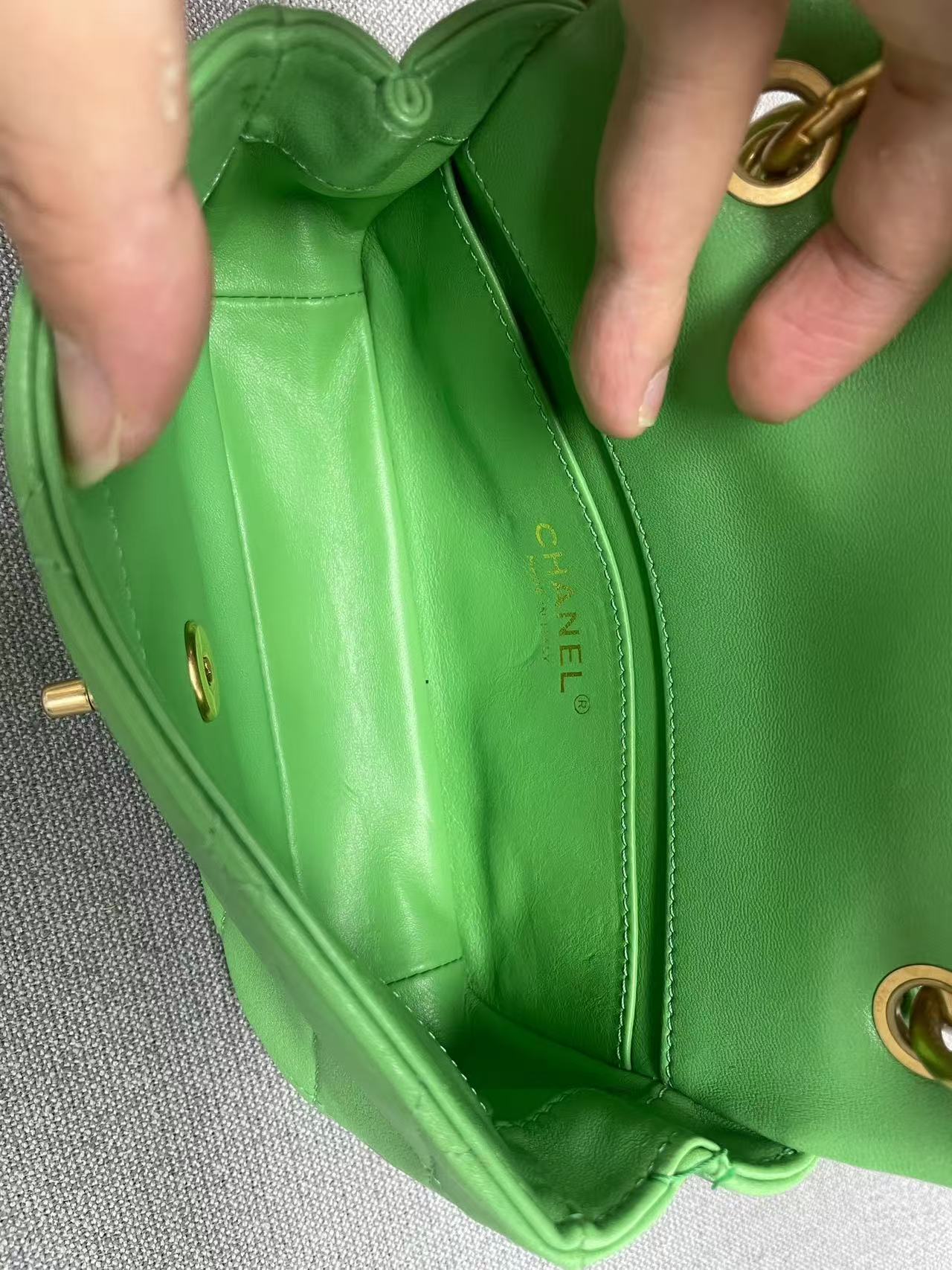 Chanel - Mini Flap Bag - Lambskin leather - Light Green with Gold-Tone Hardware - (mini)