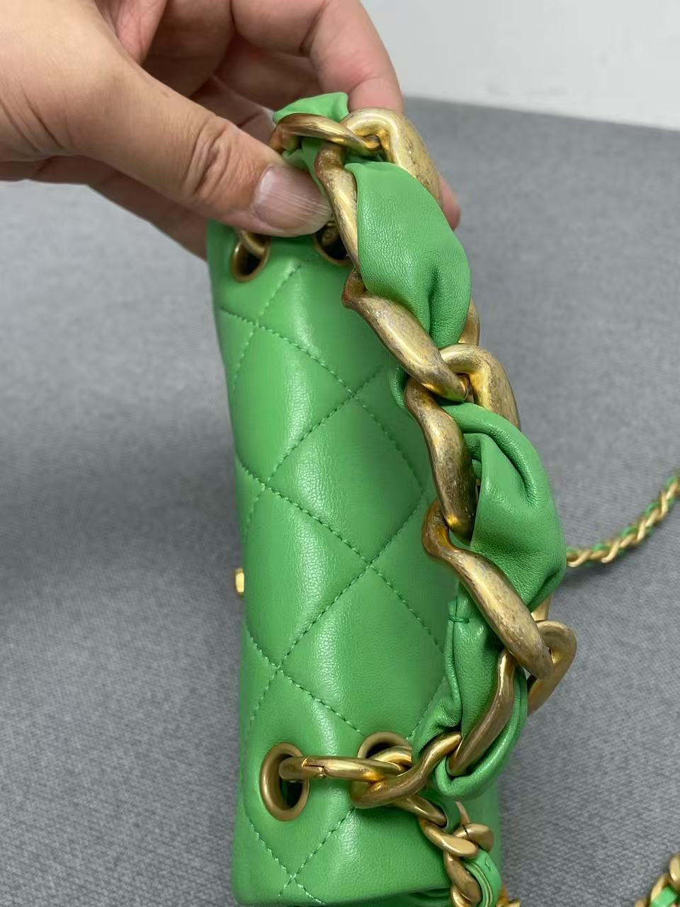 Chanel - Mini Flap Bag - Lambskin leather - Light Green with Gold-Tone Hardware - (mini)