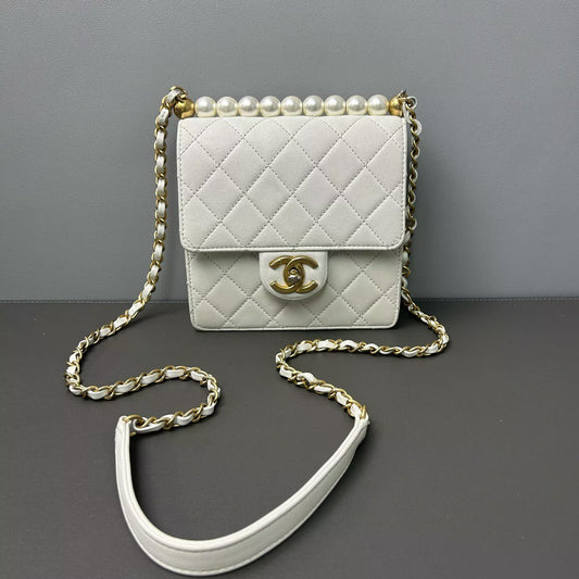 Chanel - Mini Flap Bag with Pearl Embellishment - Caviar leather - White with Gold-Tone Hardware - (mini)