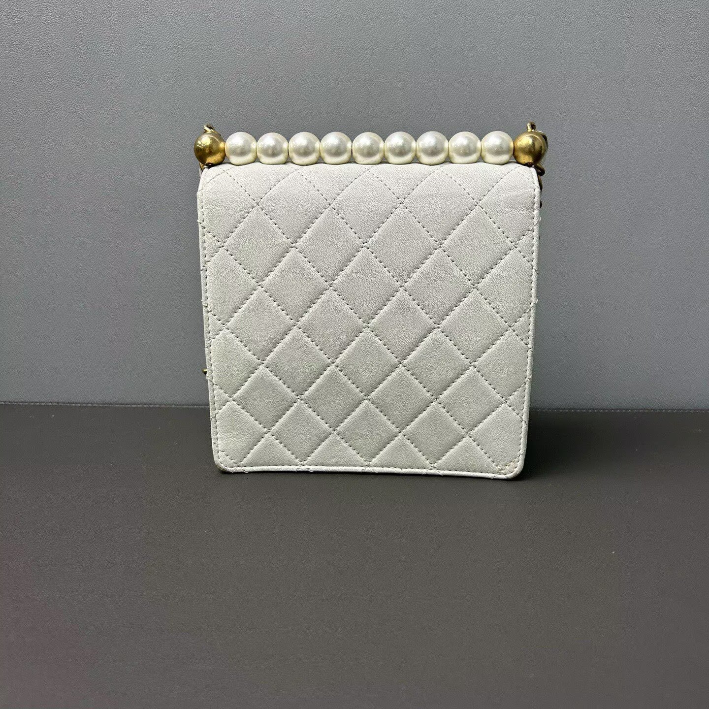 Chanel - Mini Flap Bag with Pearl Embellishment - Caviar leather - White with Gold-Tone Hardware - (mini)
