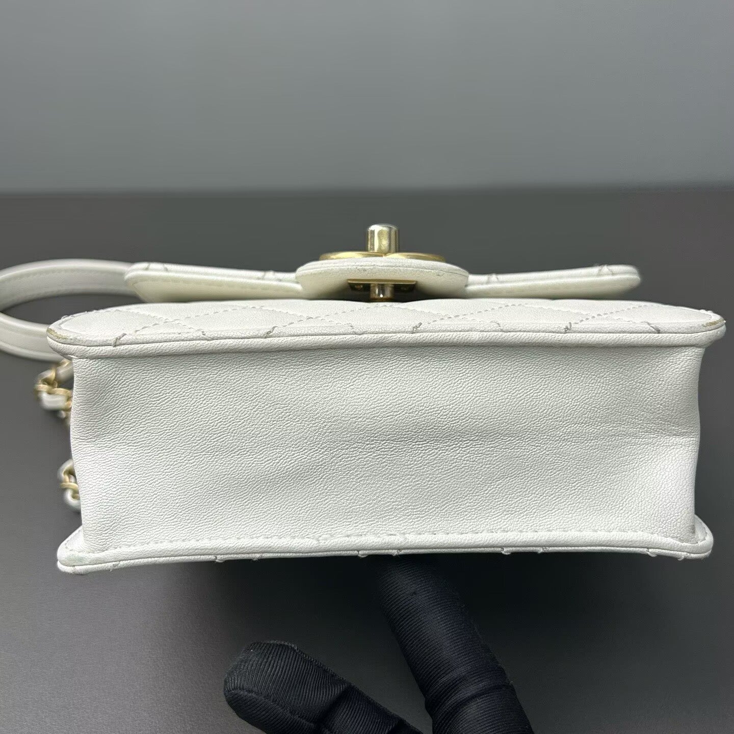 Chanel - Mini Flap Bag with Pearl Embellishment - Caviar leather - White with Gold-Tone Hardware - (mini)
