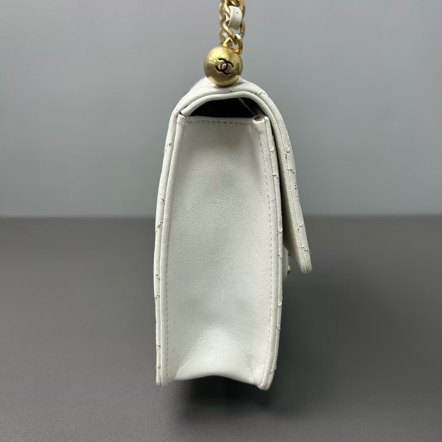 Chanel - Mini Flap Bag with Pearl Embellishment - Caviar leather - White with Gold-Tone Hardware - (mini)