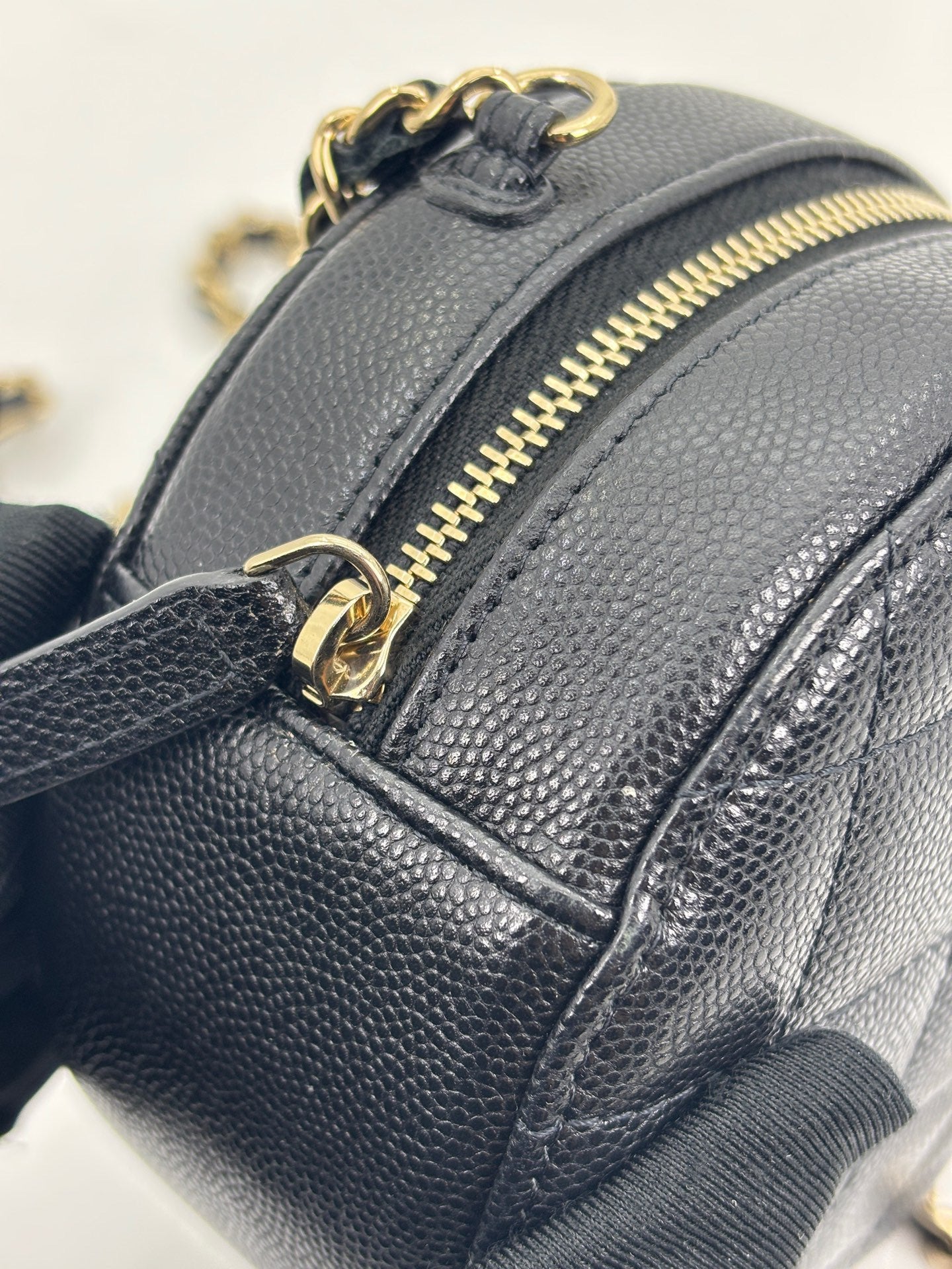 Chanel - Mini Round Bag - Caviar leather - Black - (mini)