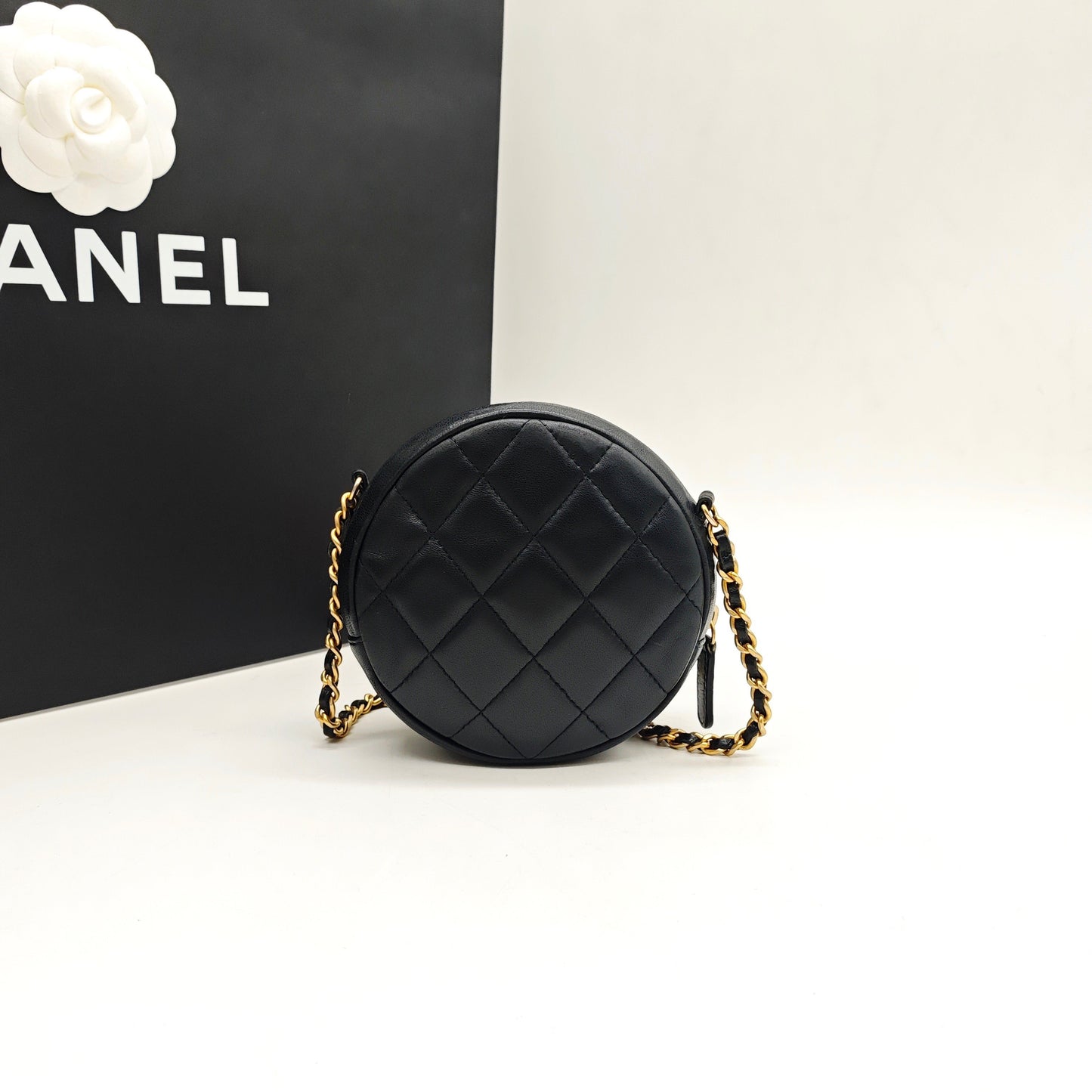 Chanel - Mini Round Bag with Emblems - Lambskin leather - Black - (Mini)