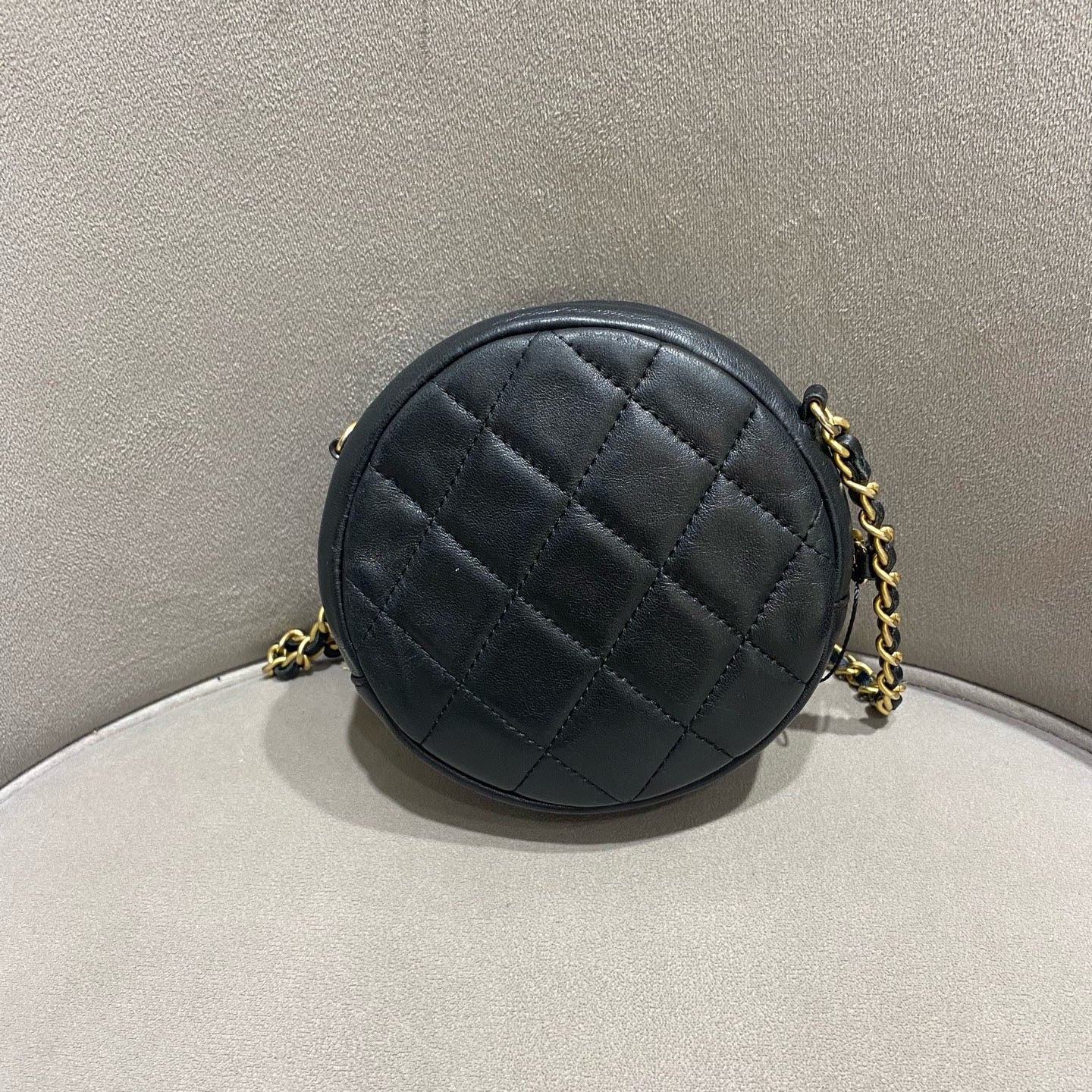Chanel - Mini Round Bag with Emblems - Lambskin leather - Black - (Mini)