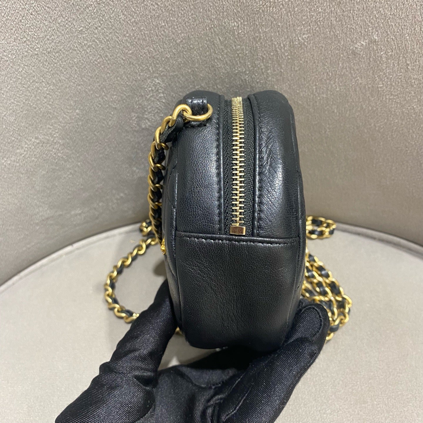 Chanel - Mini Round Bag with Emblems - Lambskin leather - Black - (Mini)