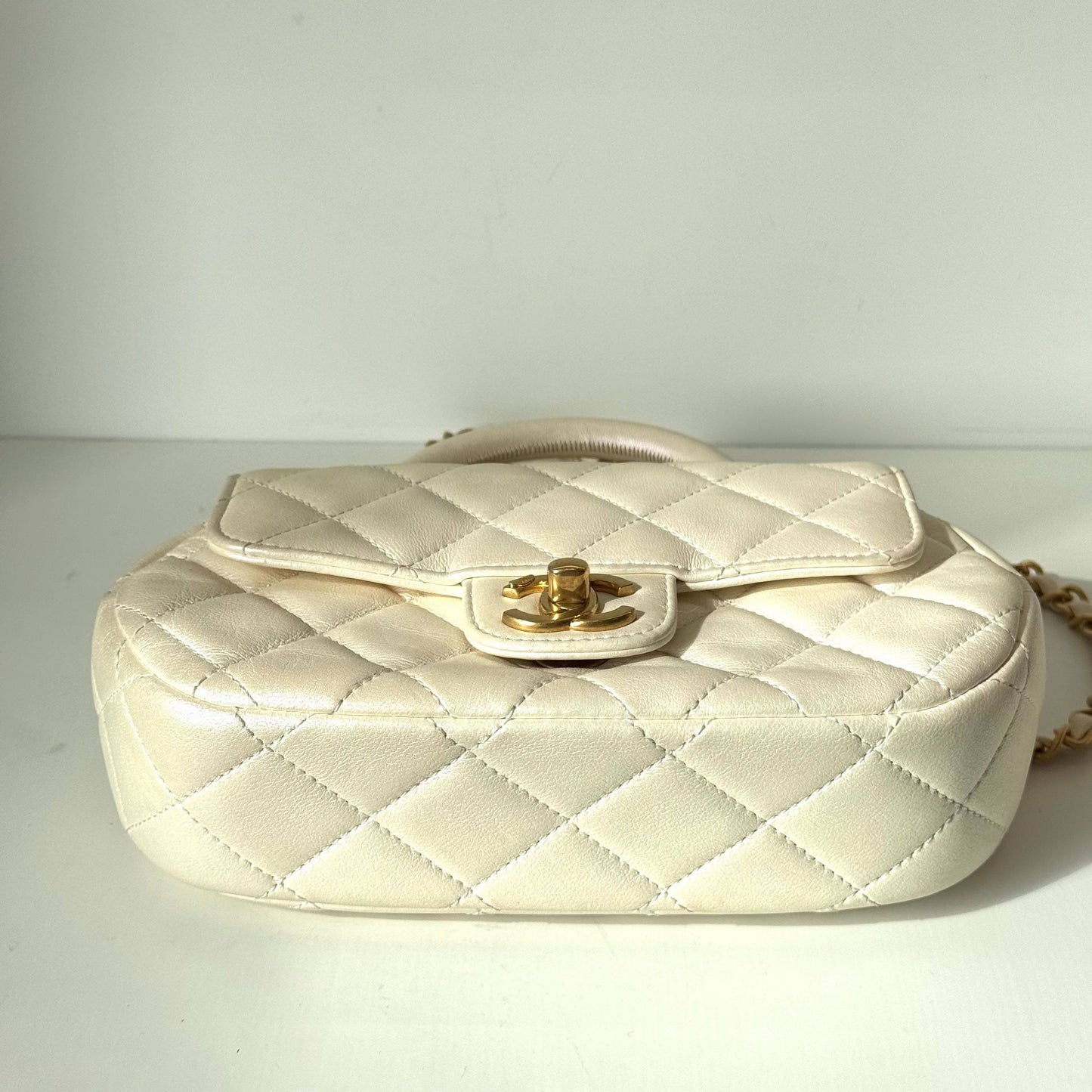 Chanel - Mini Top Handle Flap Bag - Lambskin leather - Iridescent White with Gold-Tone Hardware - (mini)