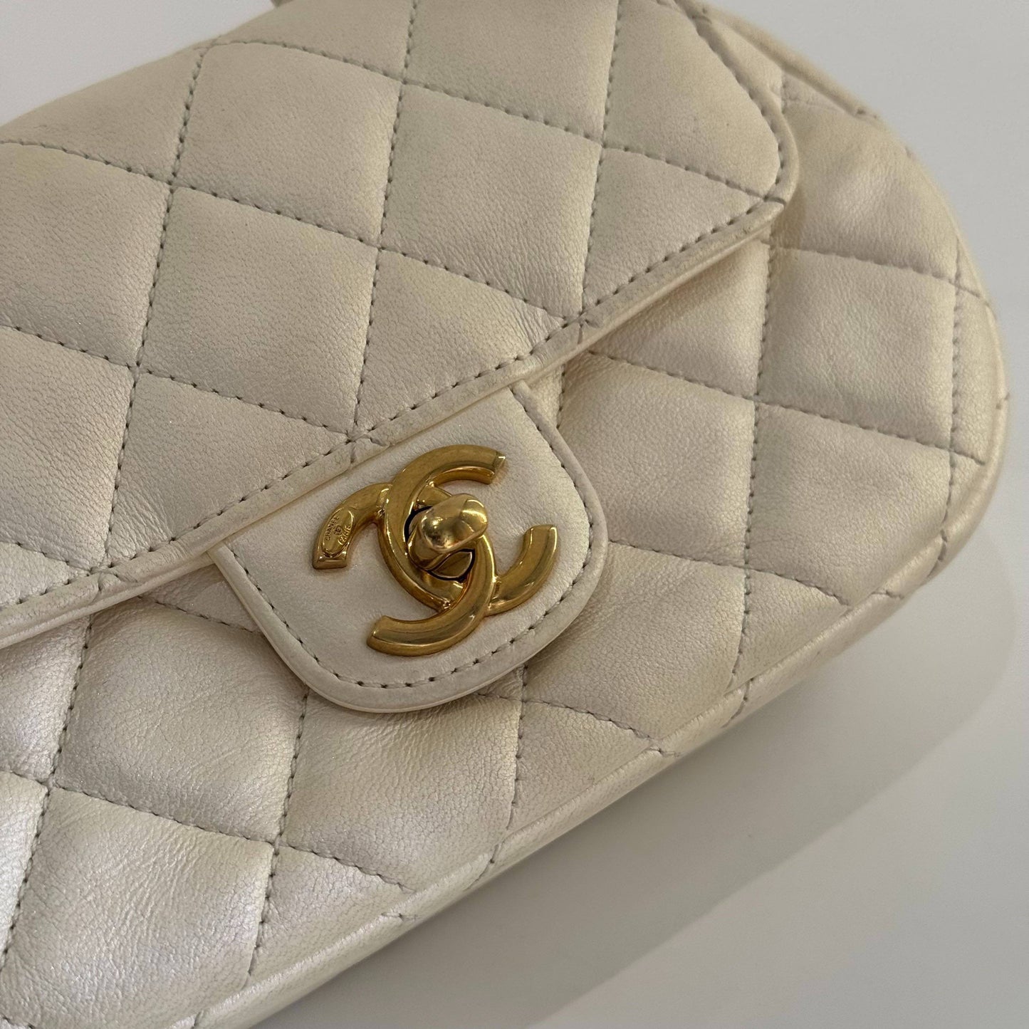 Chanel - Mini Top Handle Flap Bag - Lambskin leather - Iridescent White with Gold-Tone Hardware - (mini)