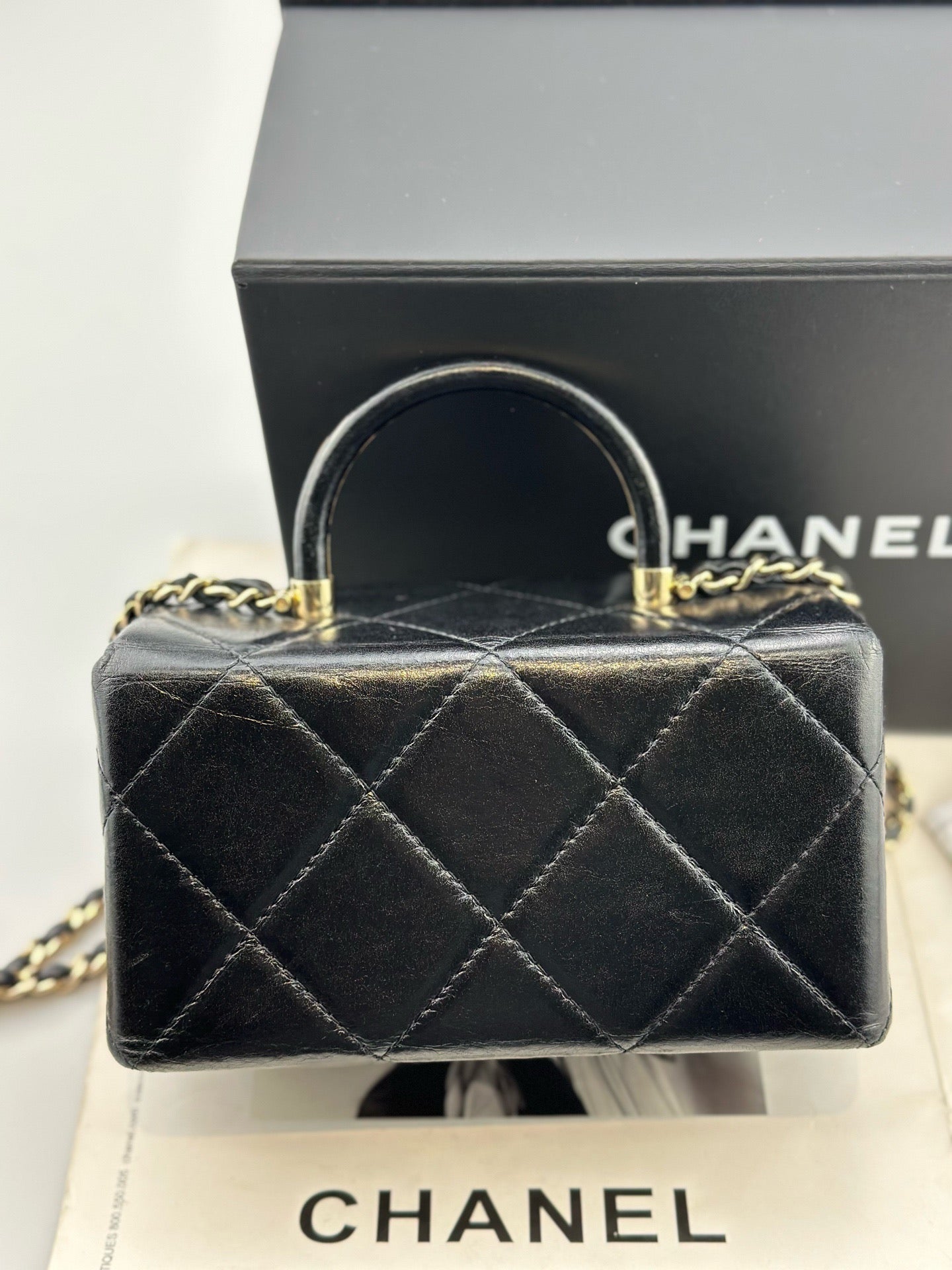 Chanel - Mini Vanity Case - Lambskin leather - Black with Gold-Tone Hardware - (mini)