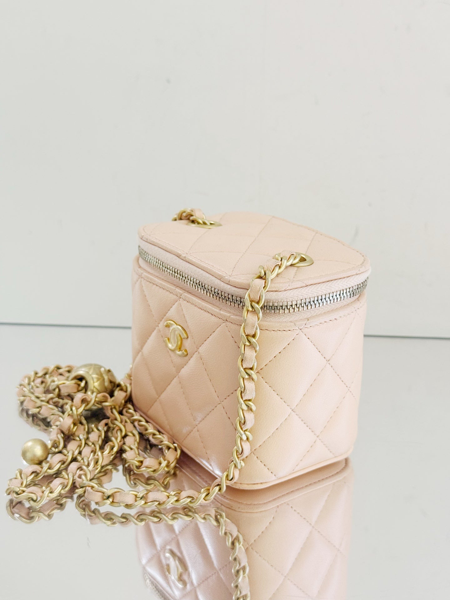 Chanel - Mini Vanity Case - Lambskin leather - Pale Orange with Gold-Tone Hardware - (mini)