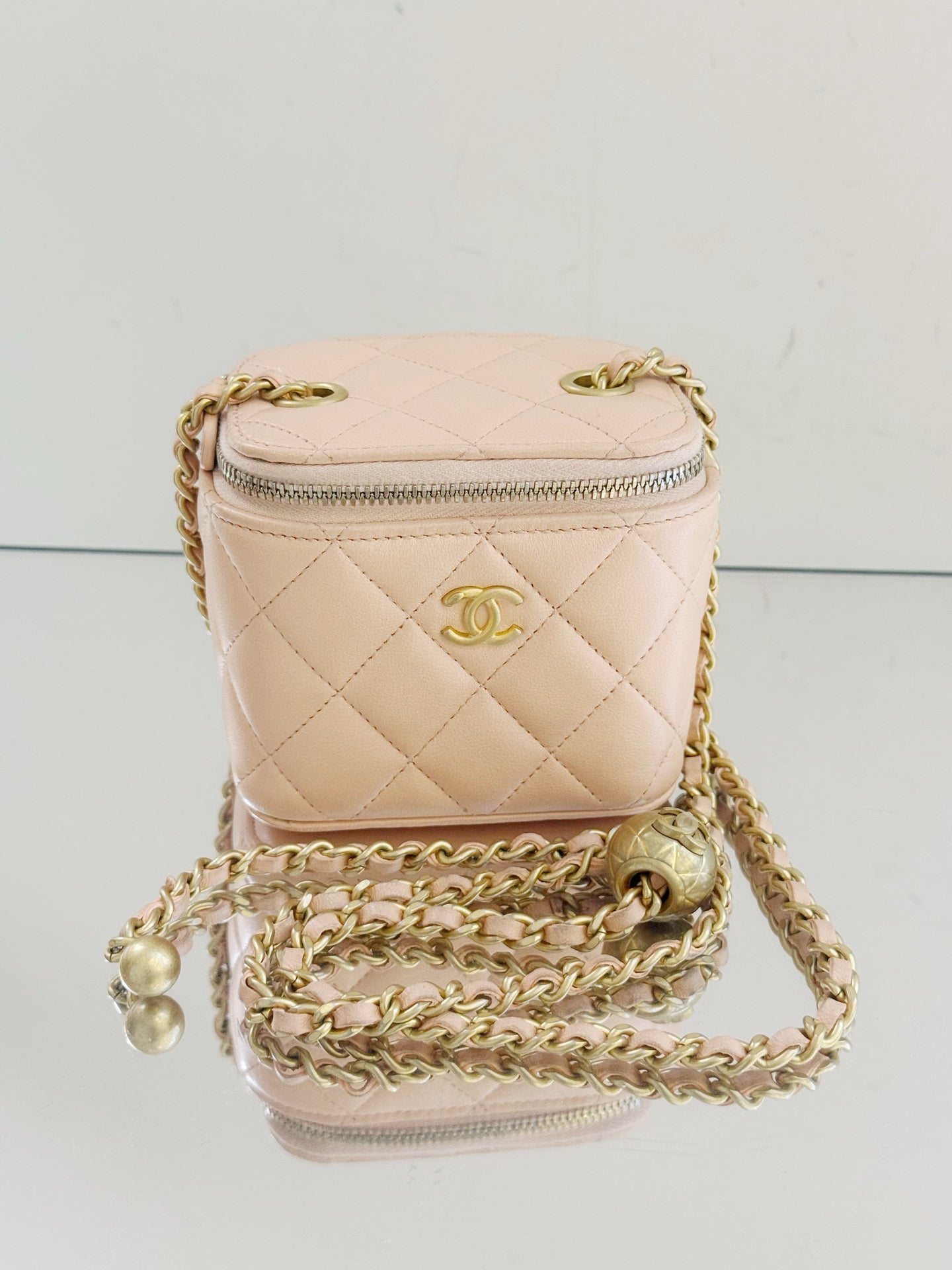 Chanel - Mini Vanity Case - Lambskin leather - Pale Orange with Gold-Tone Hardware - (mini)