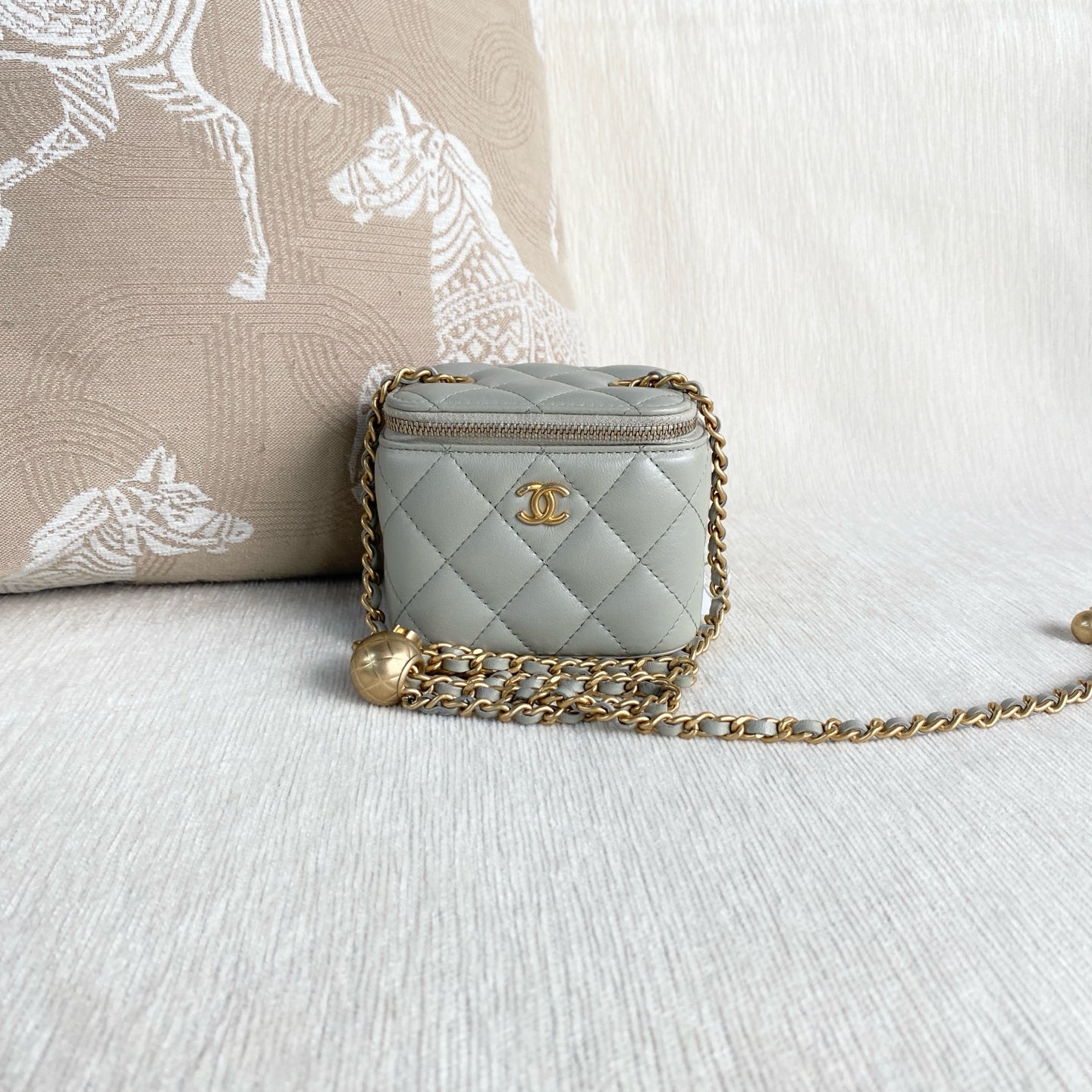 Chanel - Mini Vanity Case - Leather - Grey - (mini)