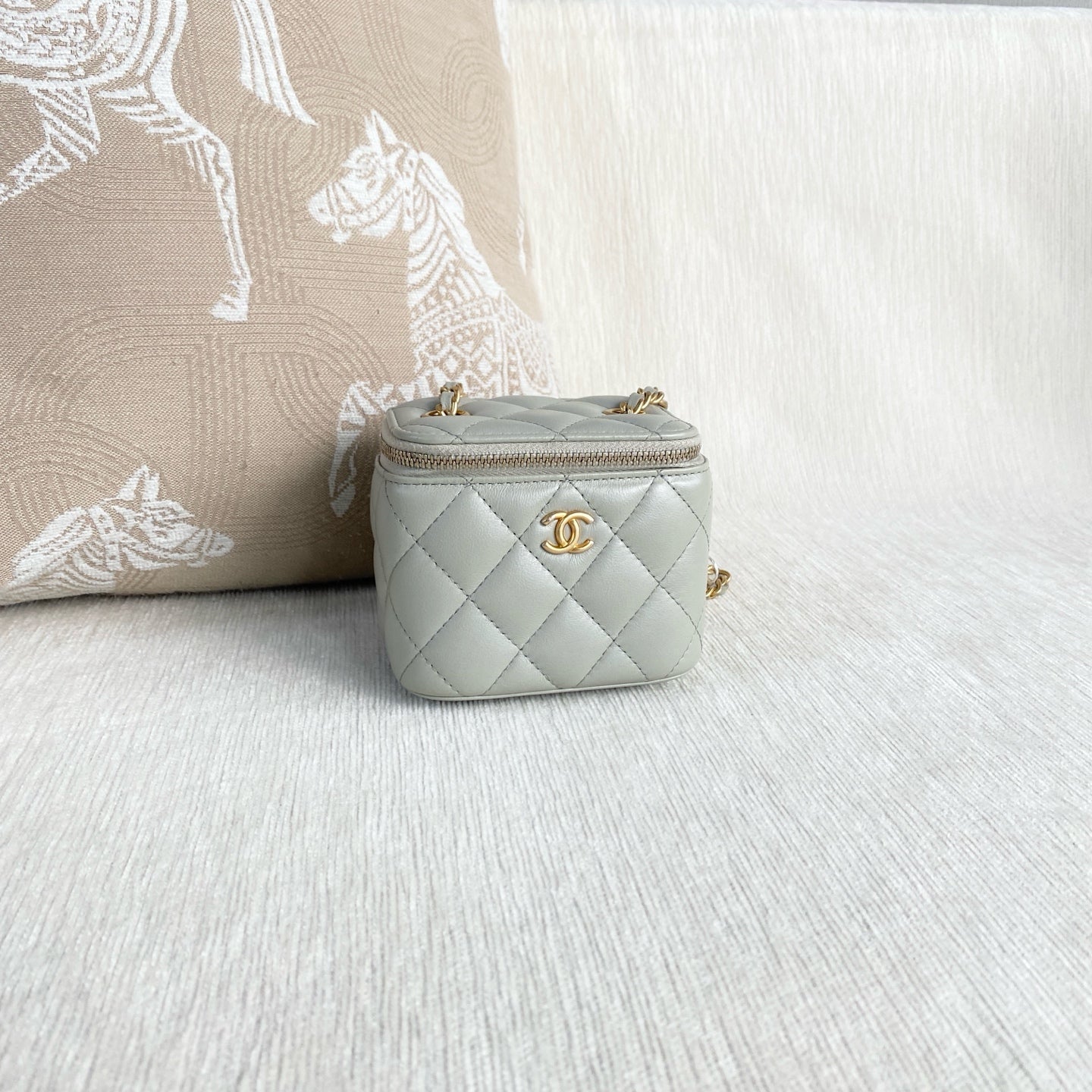 Chanel - Mini Vanity Case - Leather - Grey - (mini)