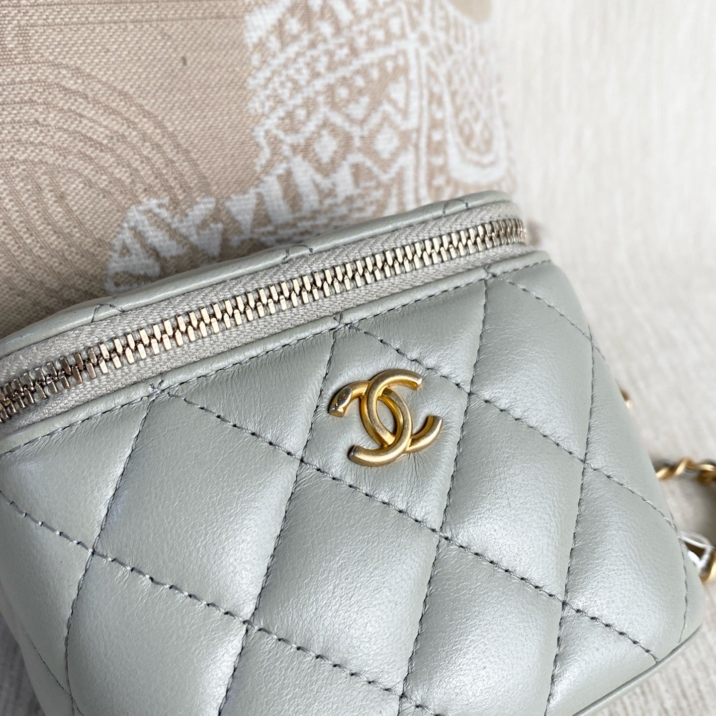 Chanel - Mini Vanity Case - Leather - Grey - (mini)