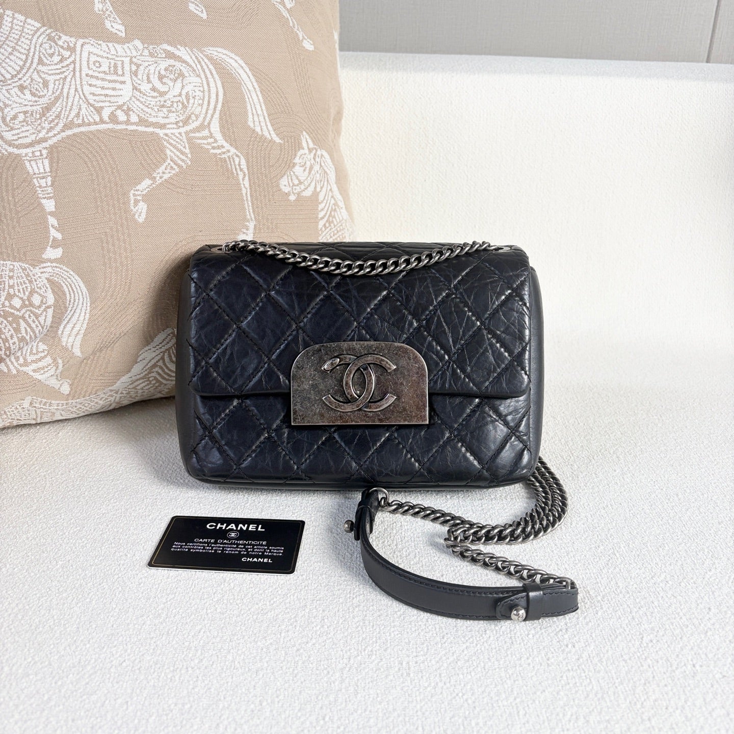 Chanel - Mumbai Messenger Bag - Leather - Black - (mini)