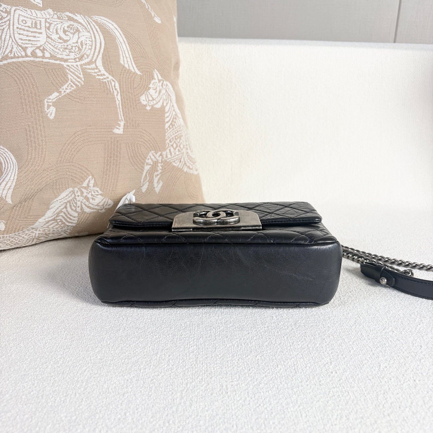 Chanel - Mumbai Messenger Bag - Leather - Black - (mini)