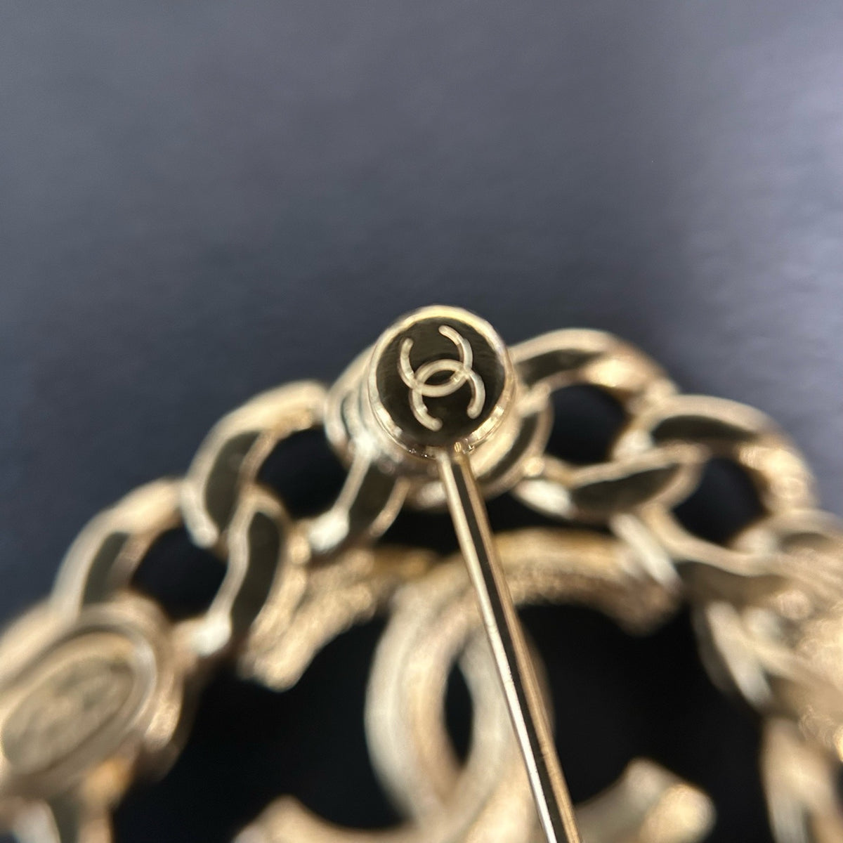 Chanel - No. 5 21P - Gold-tone metal with glass stones and imitation pearls - Multicolour