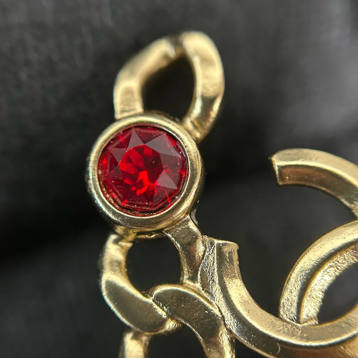Chanel - No. 5 21P - Gold-tone metal with glass stones and imitation pearls - Multicolour