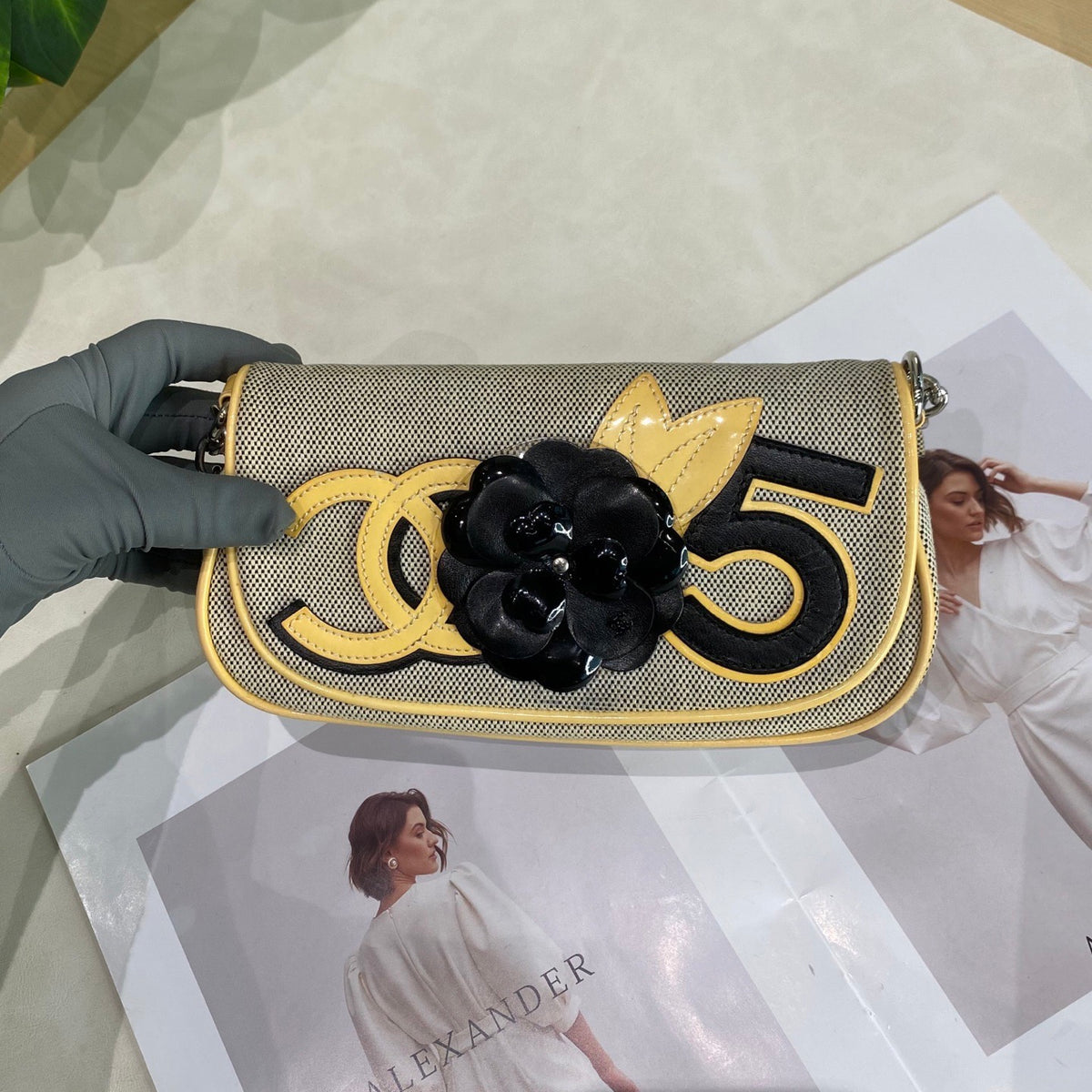 Chanel - No. 5 Camellia - Cloth - Beige - (mini)