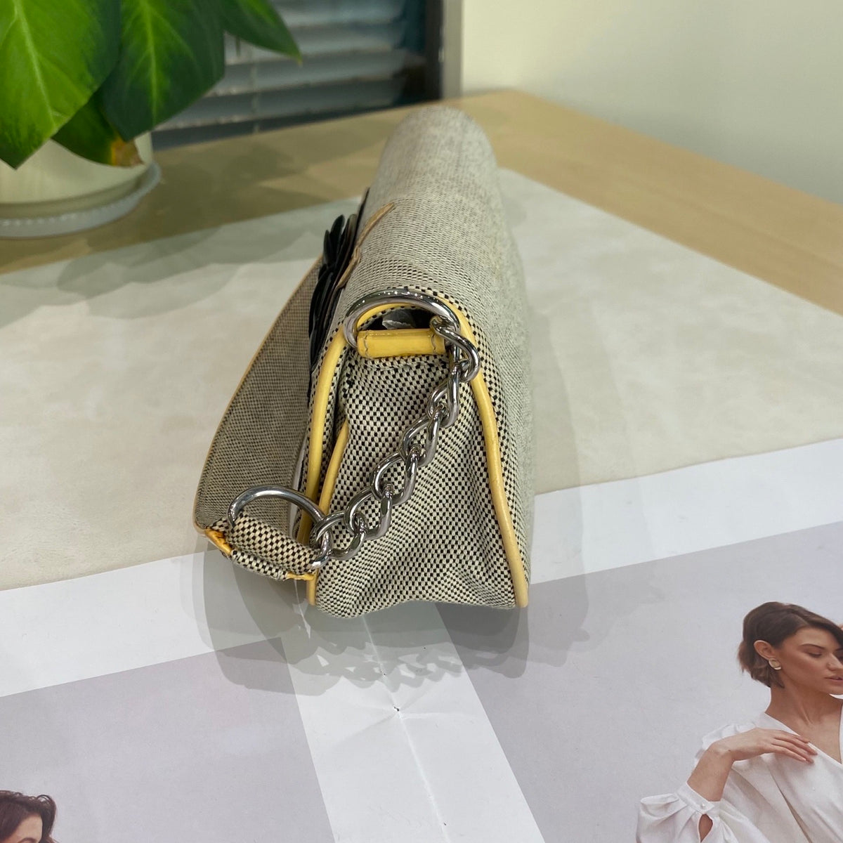 Chanel - No. 5 Camellia - Cloth - Beige - (mini)
